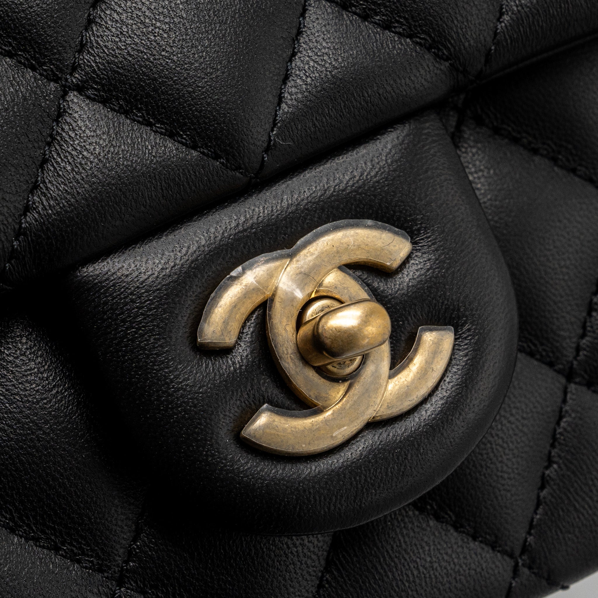 CHANEL 23S CAMELLIA CHAIN FLAP BAG LAMBSKIN BLACK GHW (MIRCOCHIP)