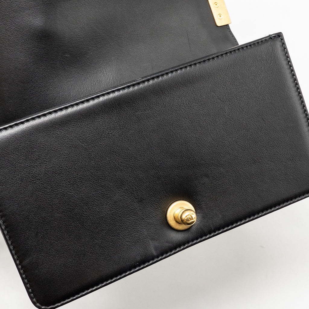 CHANEL SMALL BOY BAG CALFSKIN BLACK GHW (MICROCHIP)