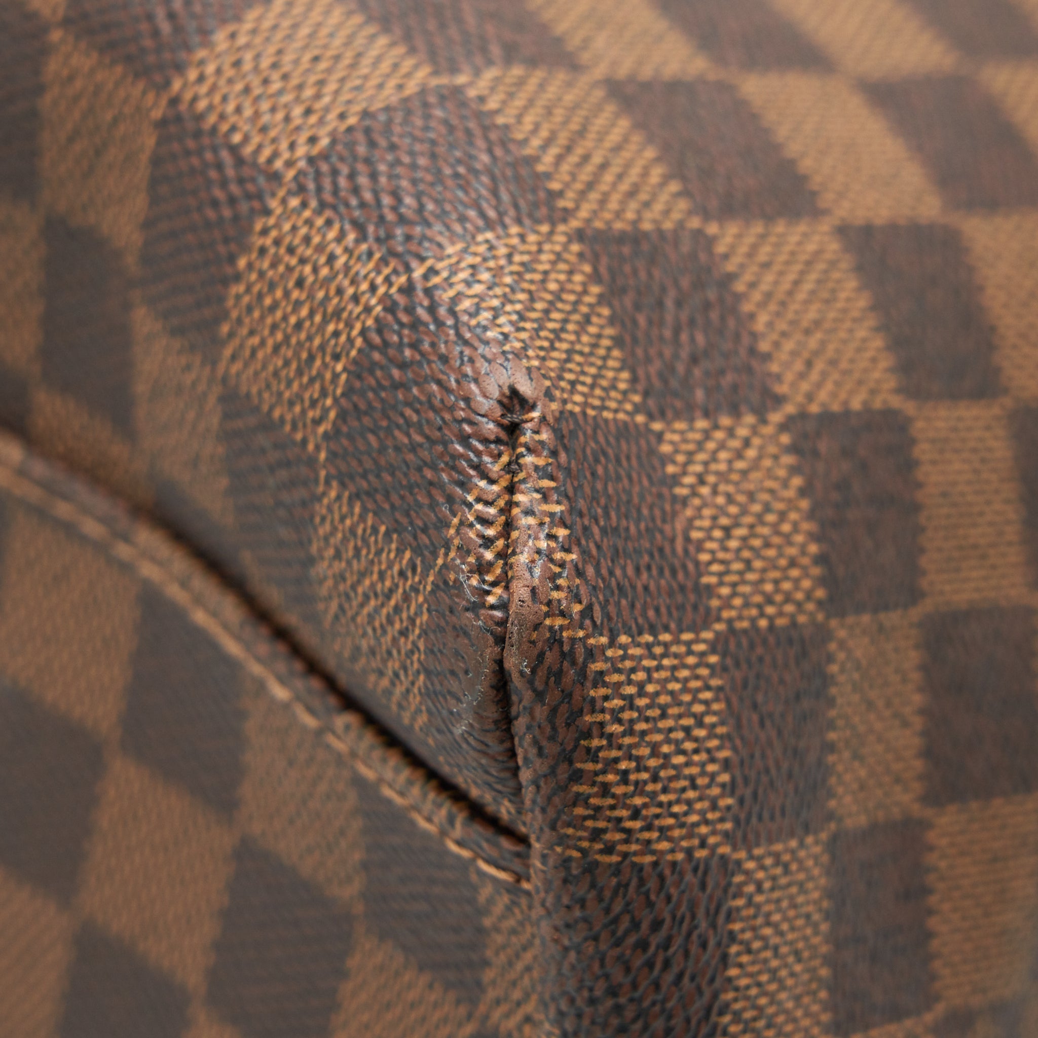 LOUIS VUITTON DAMIER EBENE LUGGAGE BAG