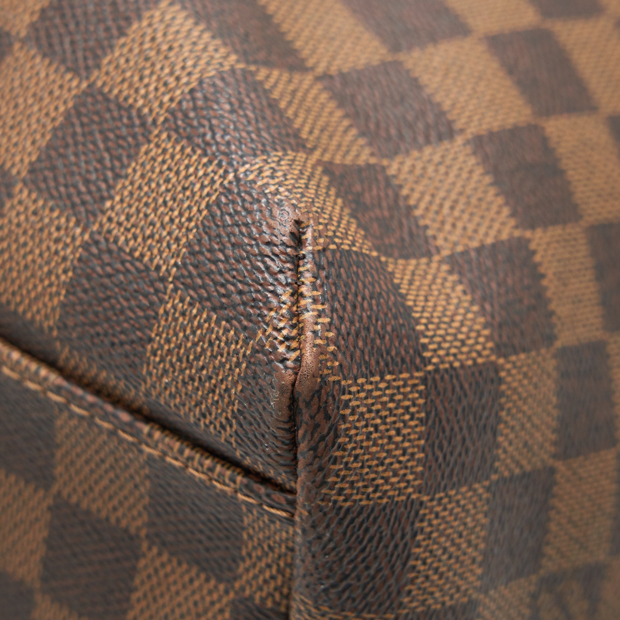 LOUIS VUITTON DAMIER EBENE LUGGAGE BAG