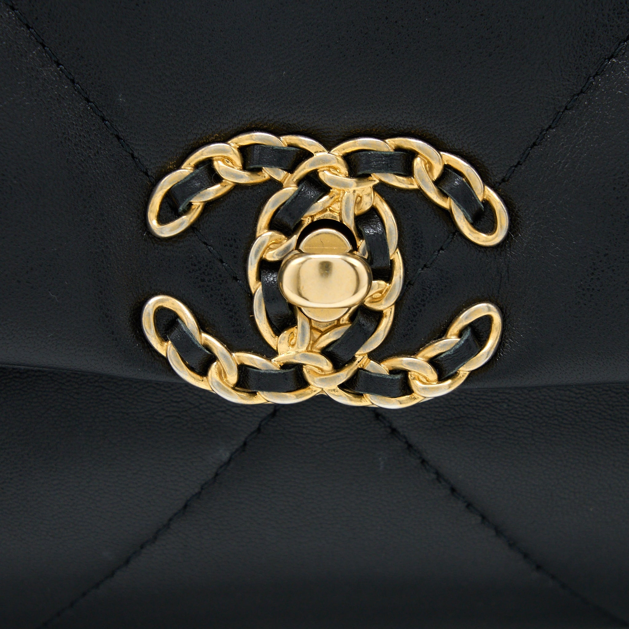 CHANEL SMALL 19 BAG LAMBSKIN BLACK MULTICOLOUR HARDWARE