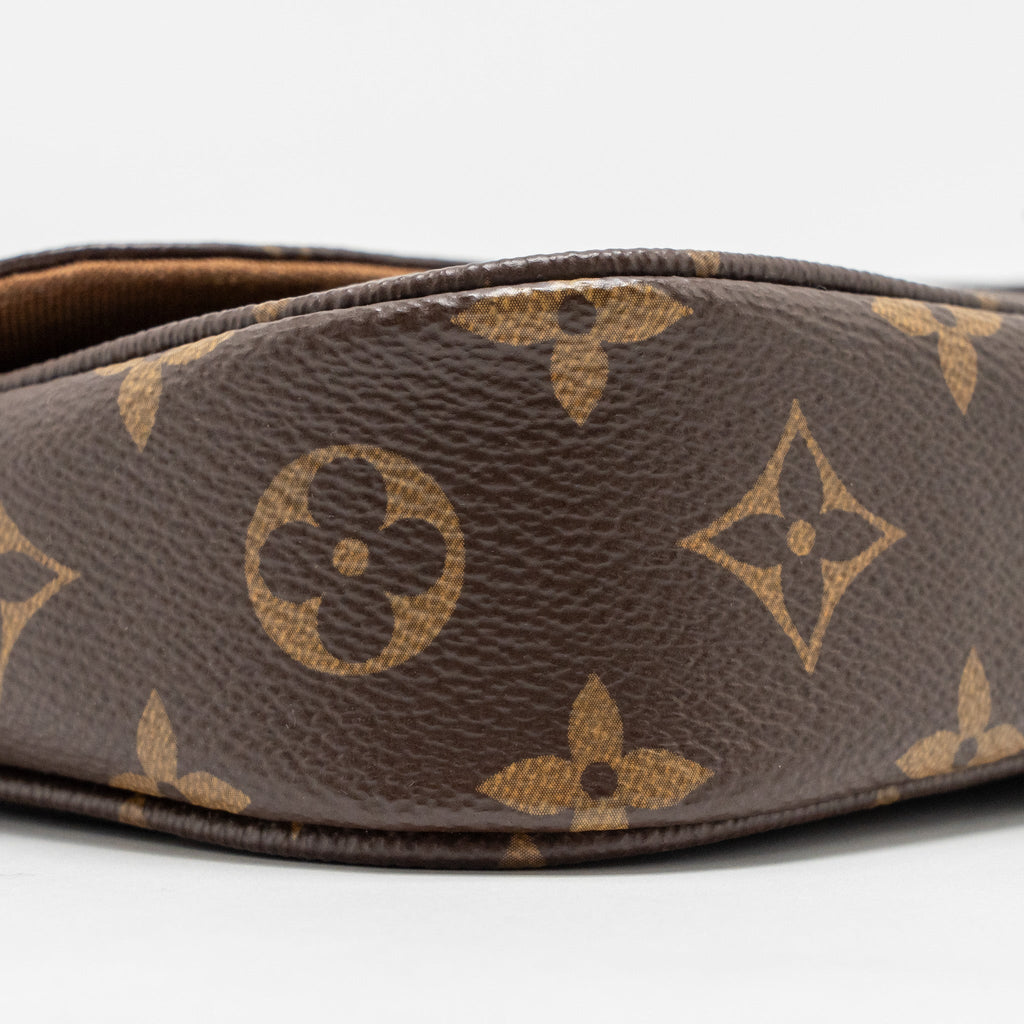 LOUIS VUITTON IVY WALLET ON CHAIN MONOGRAM CANVAS GHW