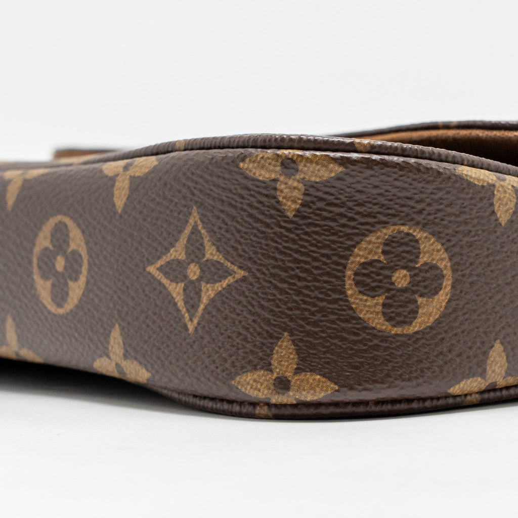 LOUIS VUITTON IVY WALLET ON CHAIN MONOGRAM CANVAS GHW