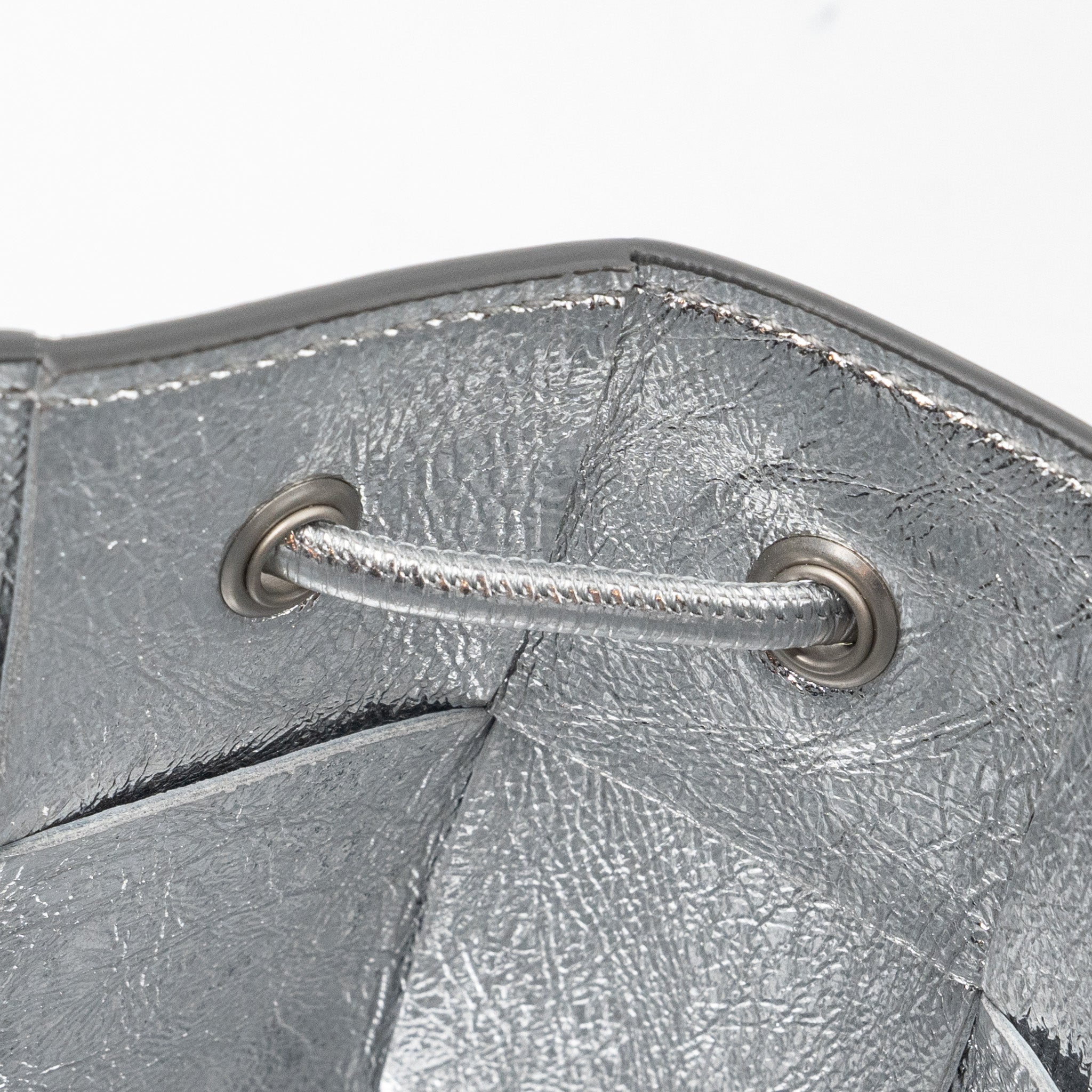BOTTEGA VENETA SMALL CASSETTE CROSS-BODY BUCKET CALFSKIN SILVER SHW