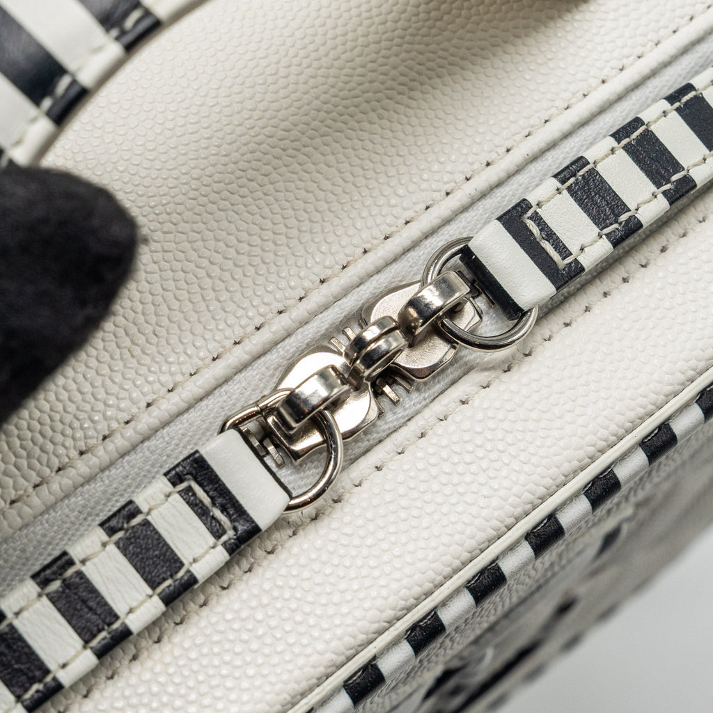 CHANEL MEDIUM FILIGREE CAMERA BAG CAVIAR WHITE/BLACK SHW