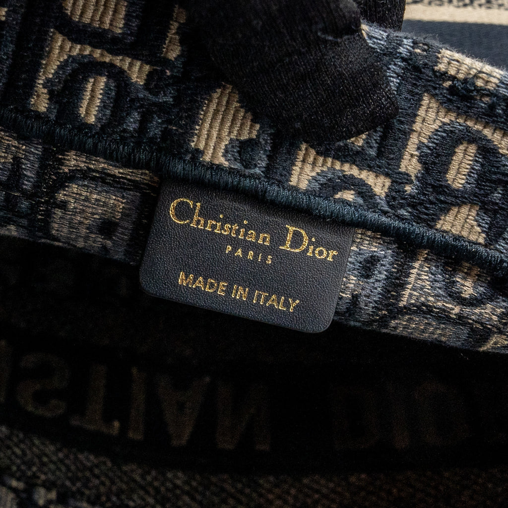 DIOR LARGE BOOK TOTE ECRU AND BLUE DIOR OBLIQUE EMBROIDERY