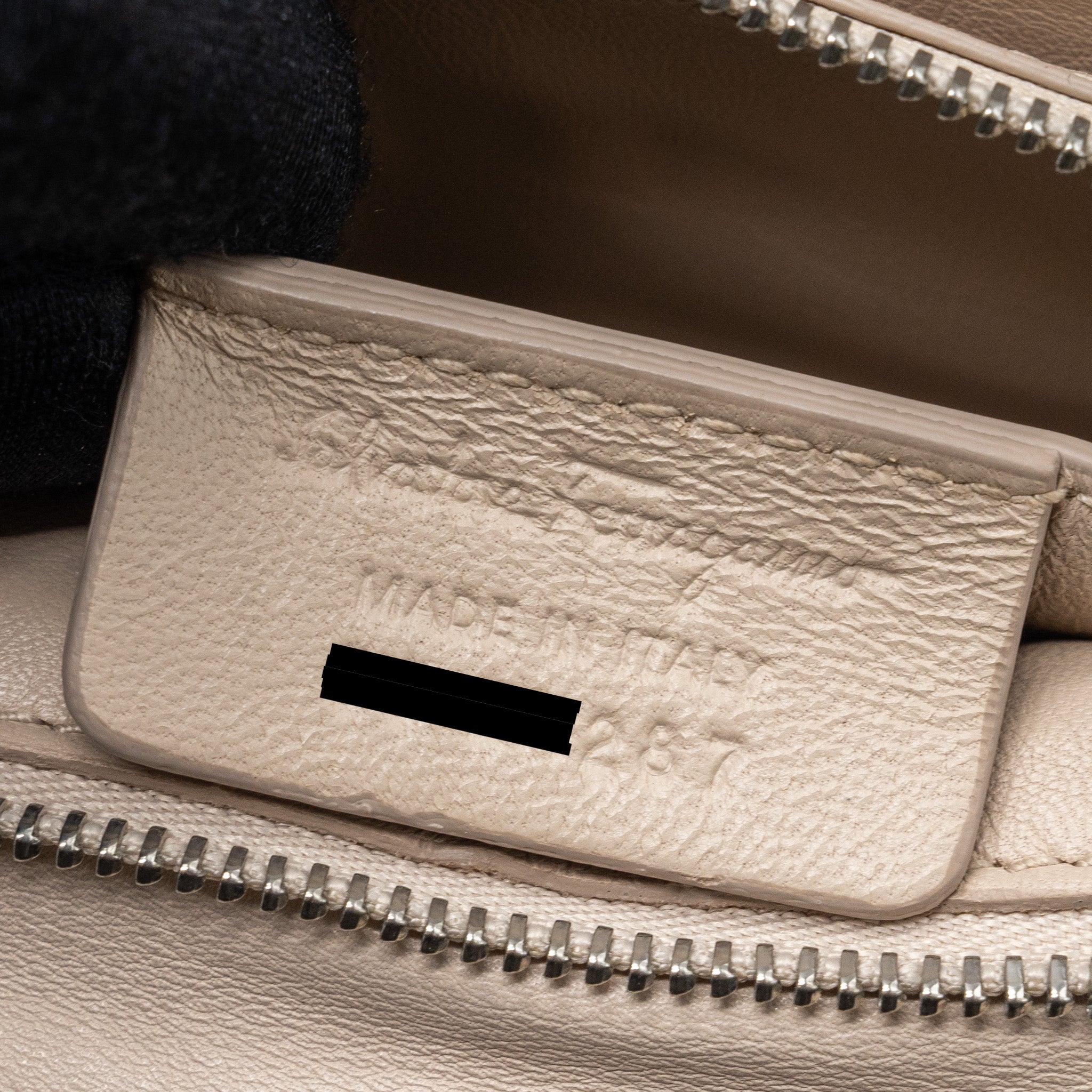 SALVATORE FERRAGAMO SMALL VIVA BOW SHOULDER BAG CREAM AND SHW