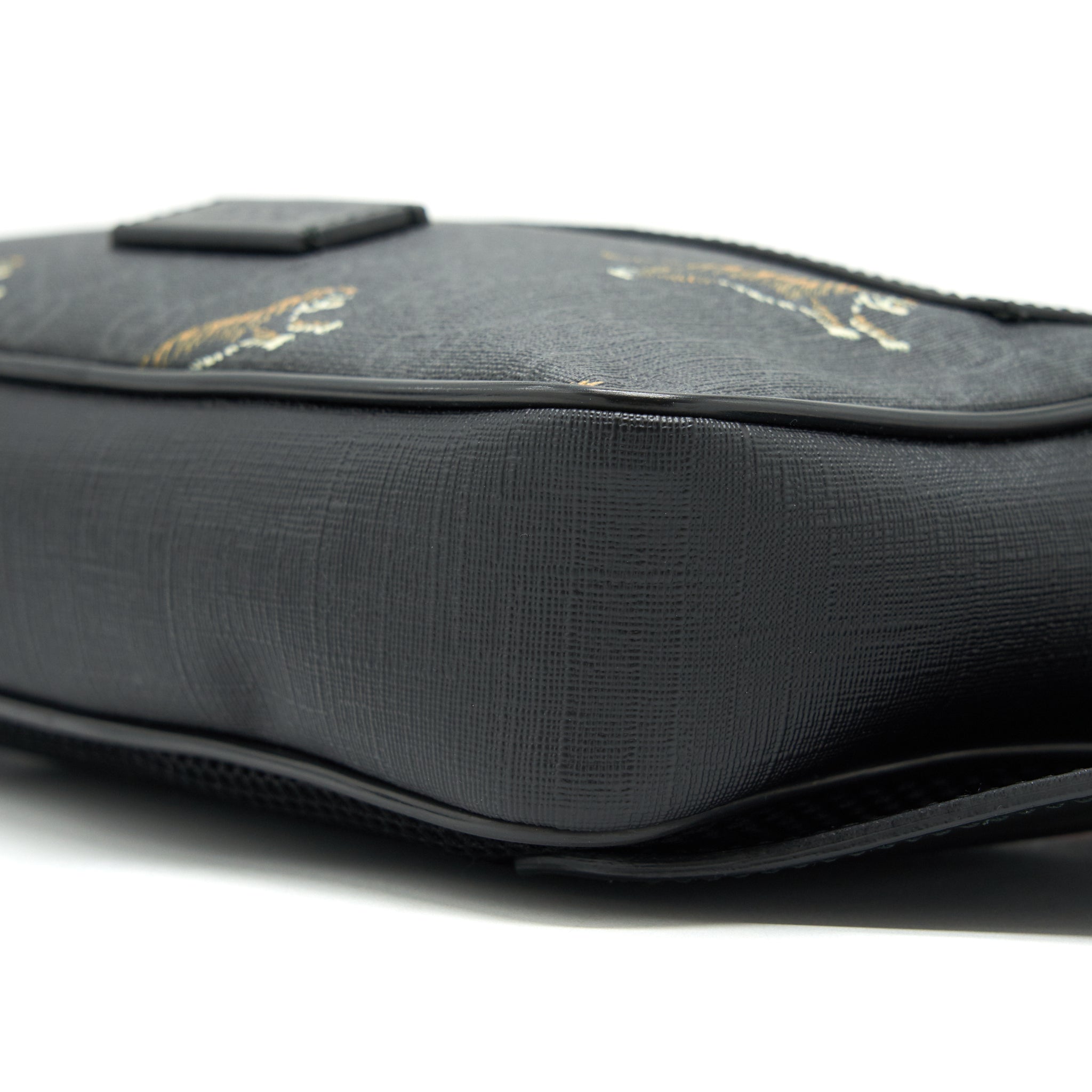 GUCCI GG SUPREME/ TIGER BELT BAG BLACK SHW