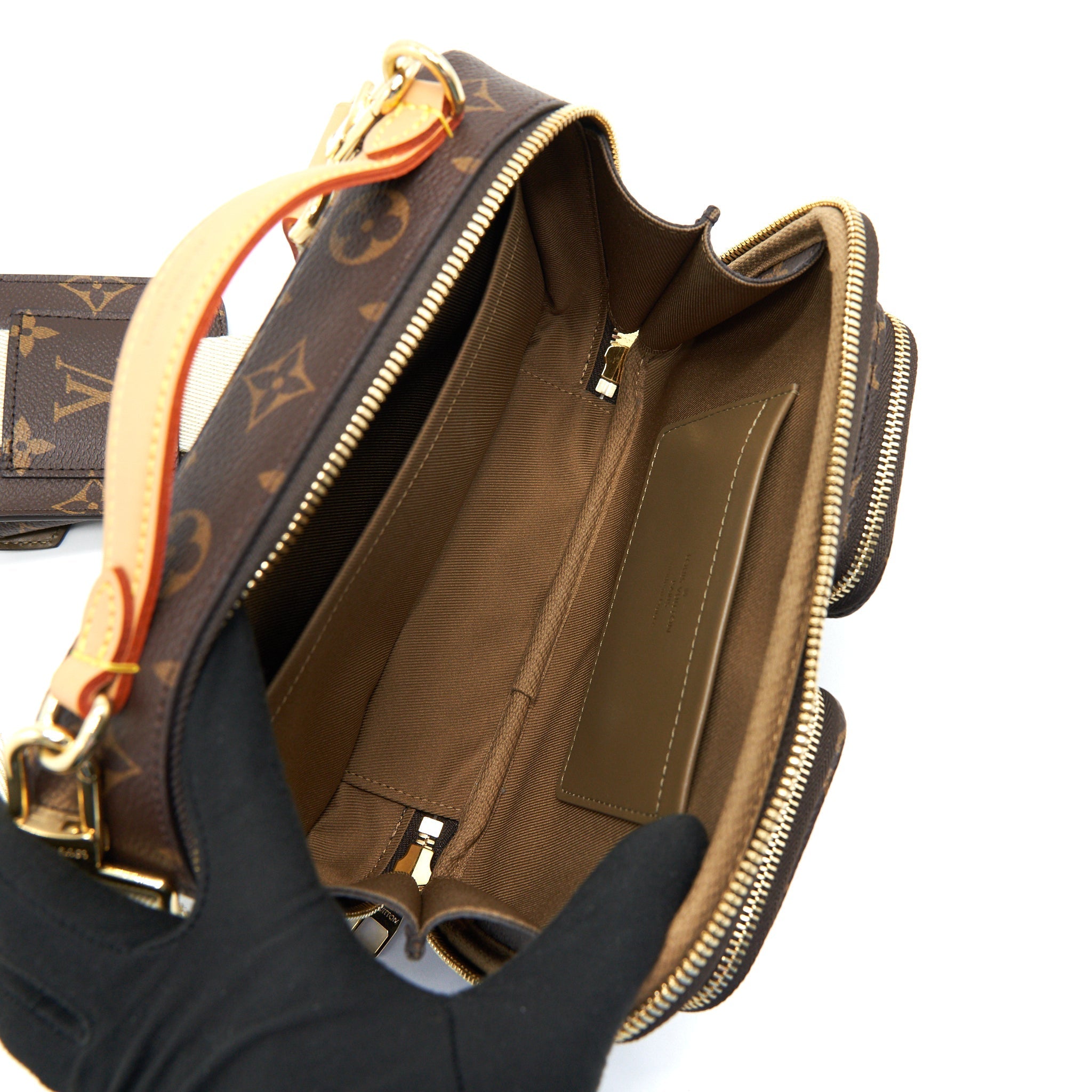 LOUIS VUITTON UTILITY CROSSBODY MONOGRAM CANVAS BAG