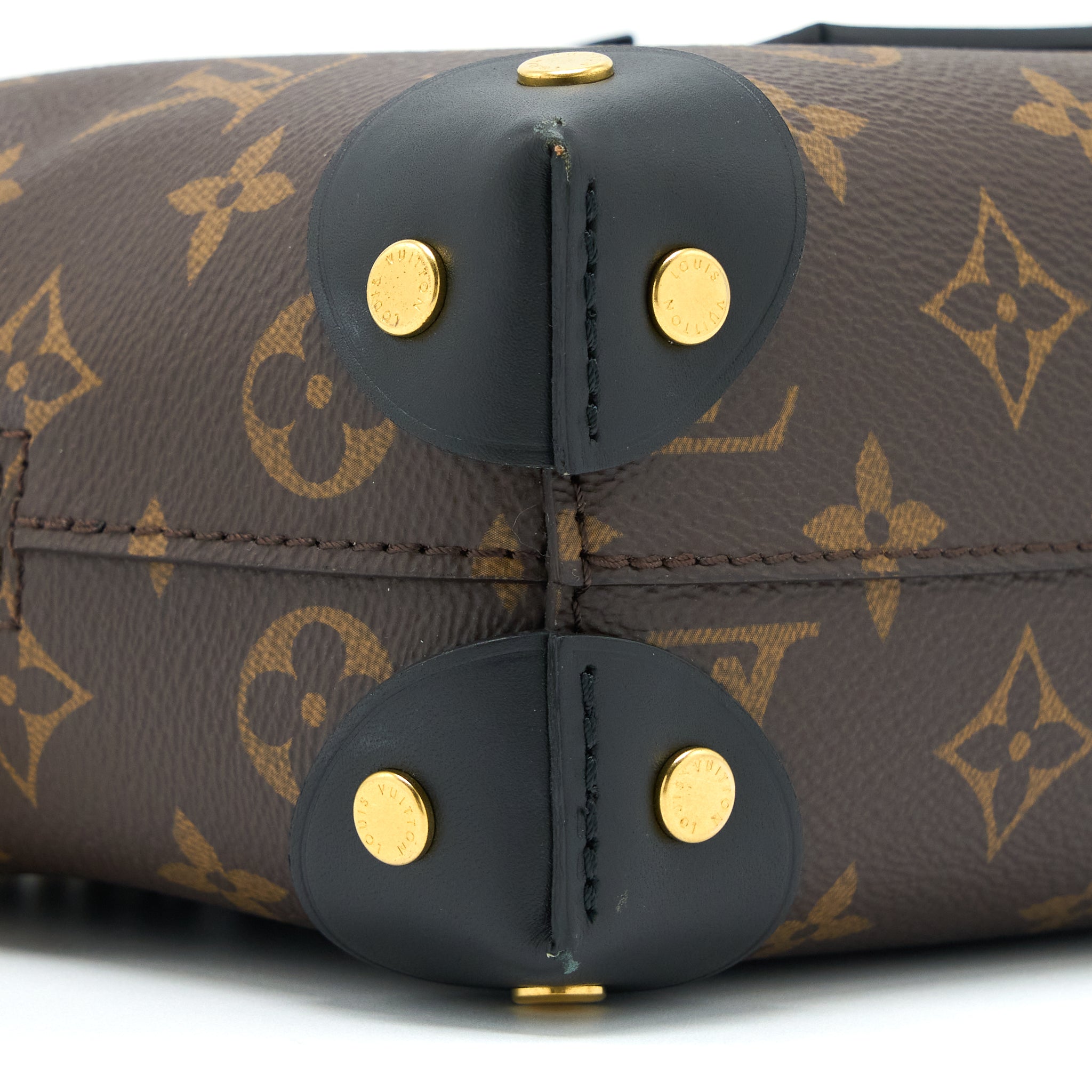 LOUIS VUITTON PETITE MALLE SOUPLE BAG MONOGRAM CANVAS/BLACK GHW