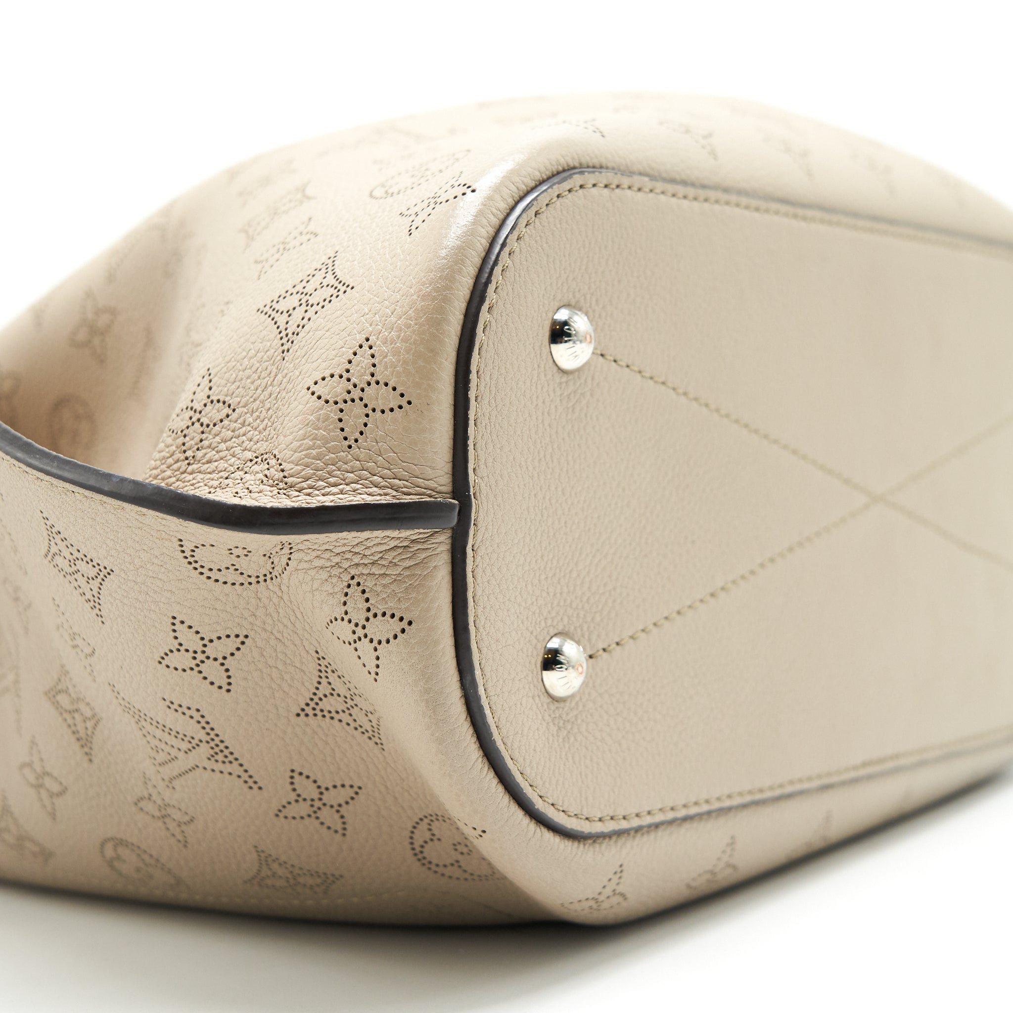 LOUIS VUITTON GIROLATA MAHINA TOTE BAG GREY