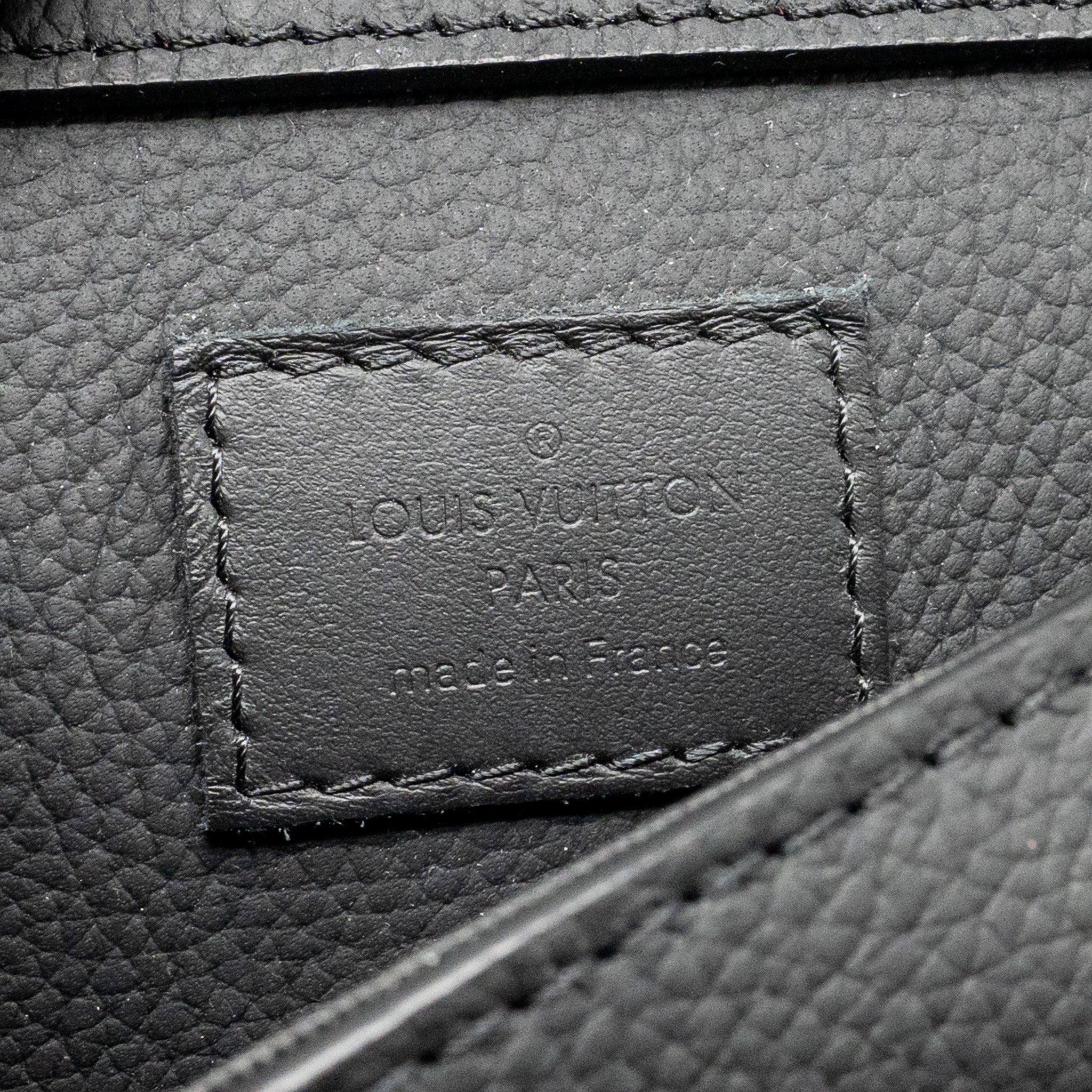 LOUIS VUITTON AEROGRAM TAKEOFF SLING BLACK GRAINED CALFSKIN BLACK HARDWARE