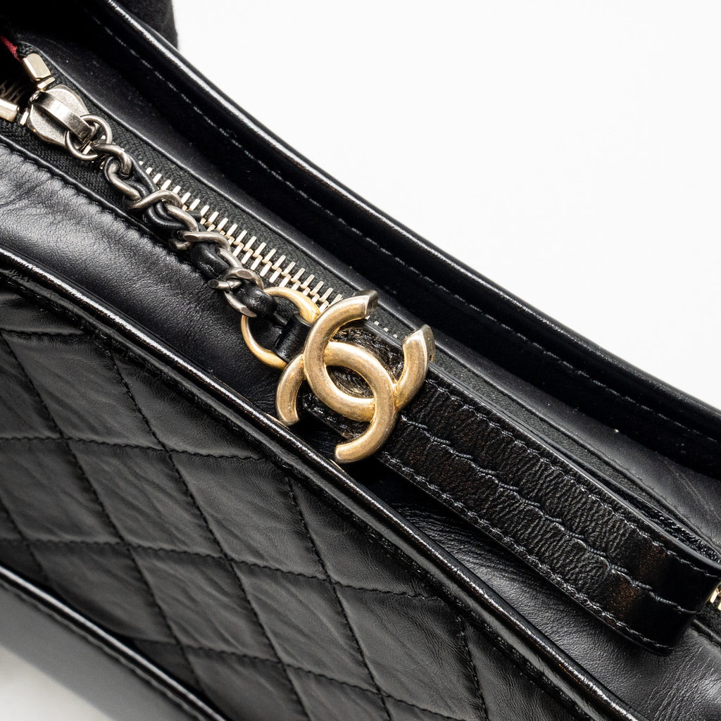 CHANEL SMALL GABRIELLE HOBO BAG AGED CALFSKIN BLACK MULTICOLOURED HARDWARE (MICROCHIP)