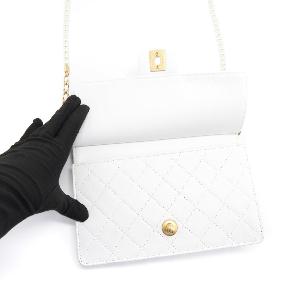 CHANEL QUILTED PEARL CHAIN FLAP BAG IN WHITE GHW