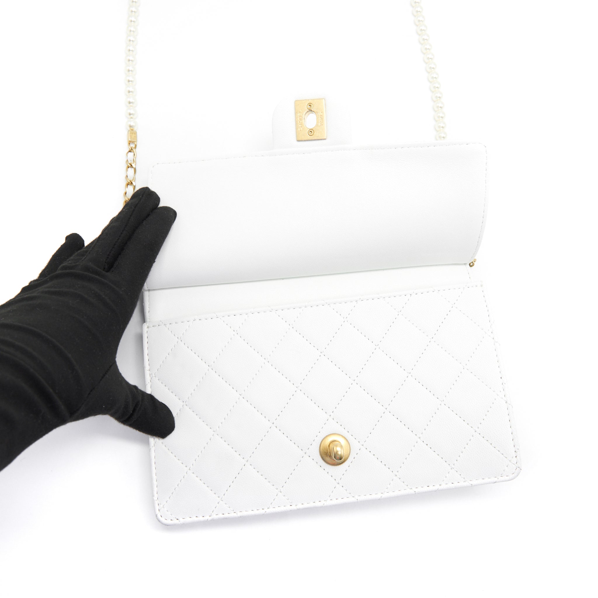 CHANEL QUILTED PEARL CHAIN FLAP BAG IN WHITE GHW