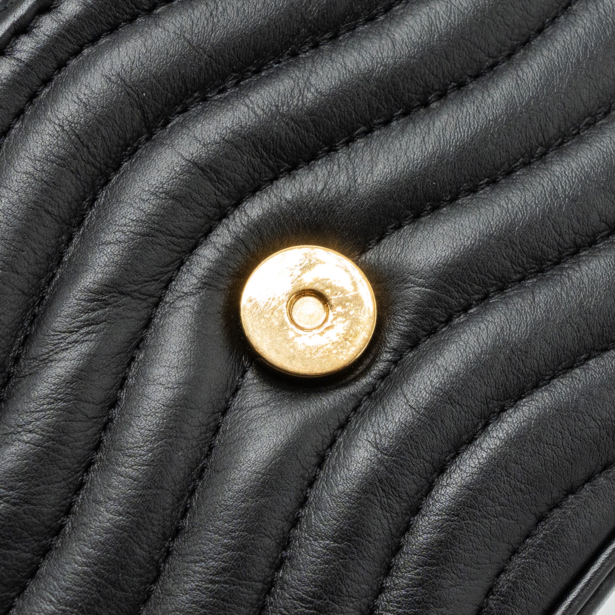 LOUIS VUITTON NEW WAVE MULTI POCHETTE CALFSKIN BLACK GHW