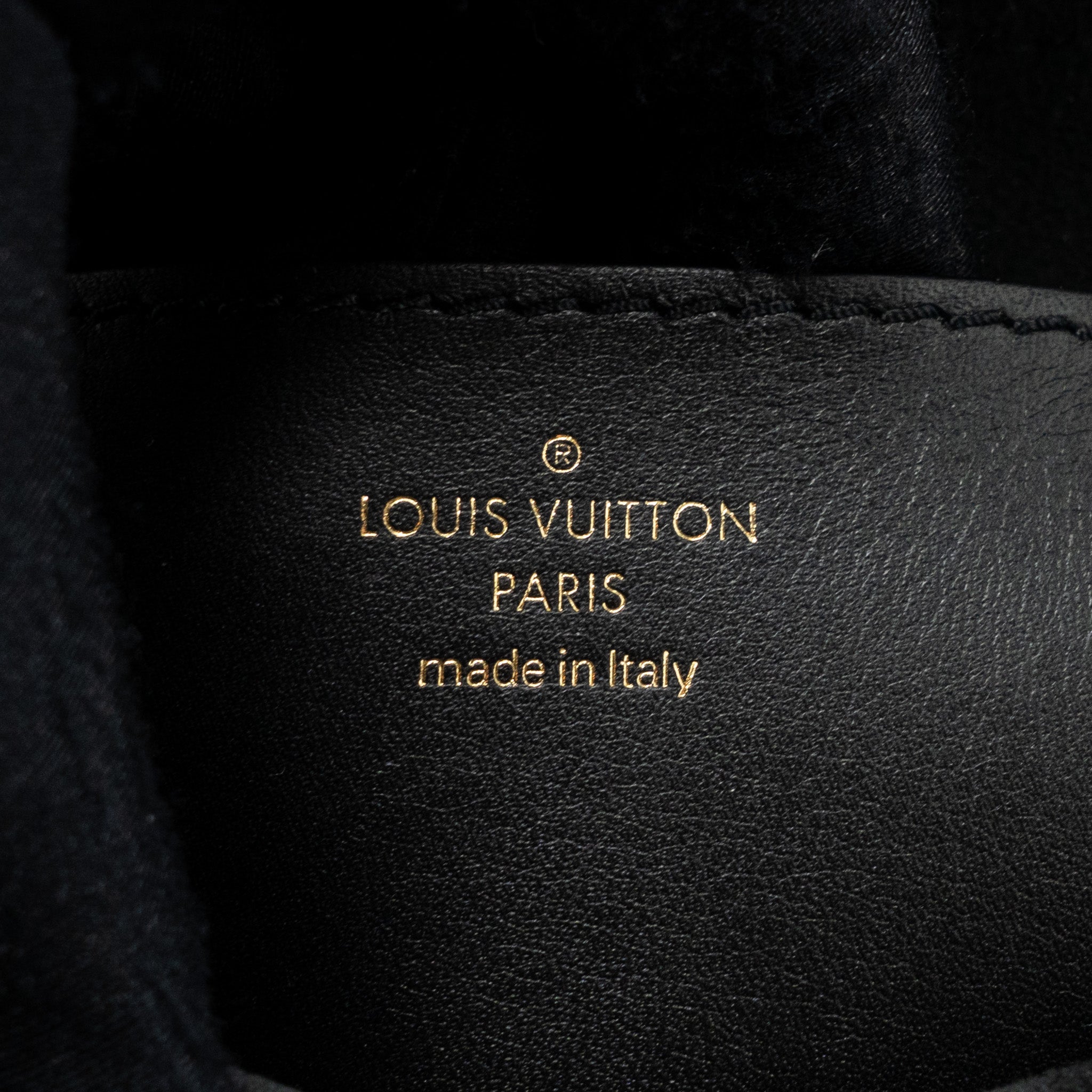 LOUIS VUITTON NEW WAVE MULTI POCHETTE CALFSKIN BLACK GHW