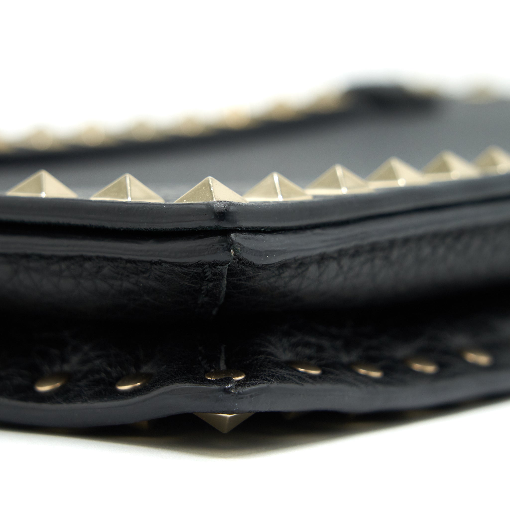 VALENTINO GARAVANI ROCKSTUD LEATHER CLUTCH BLACK