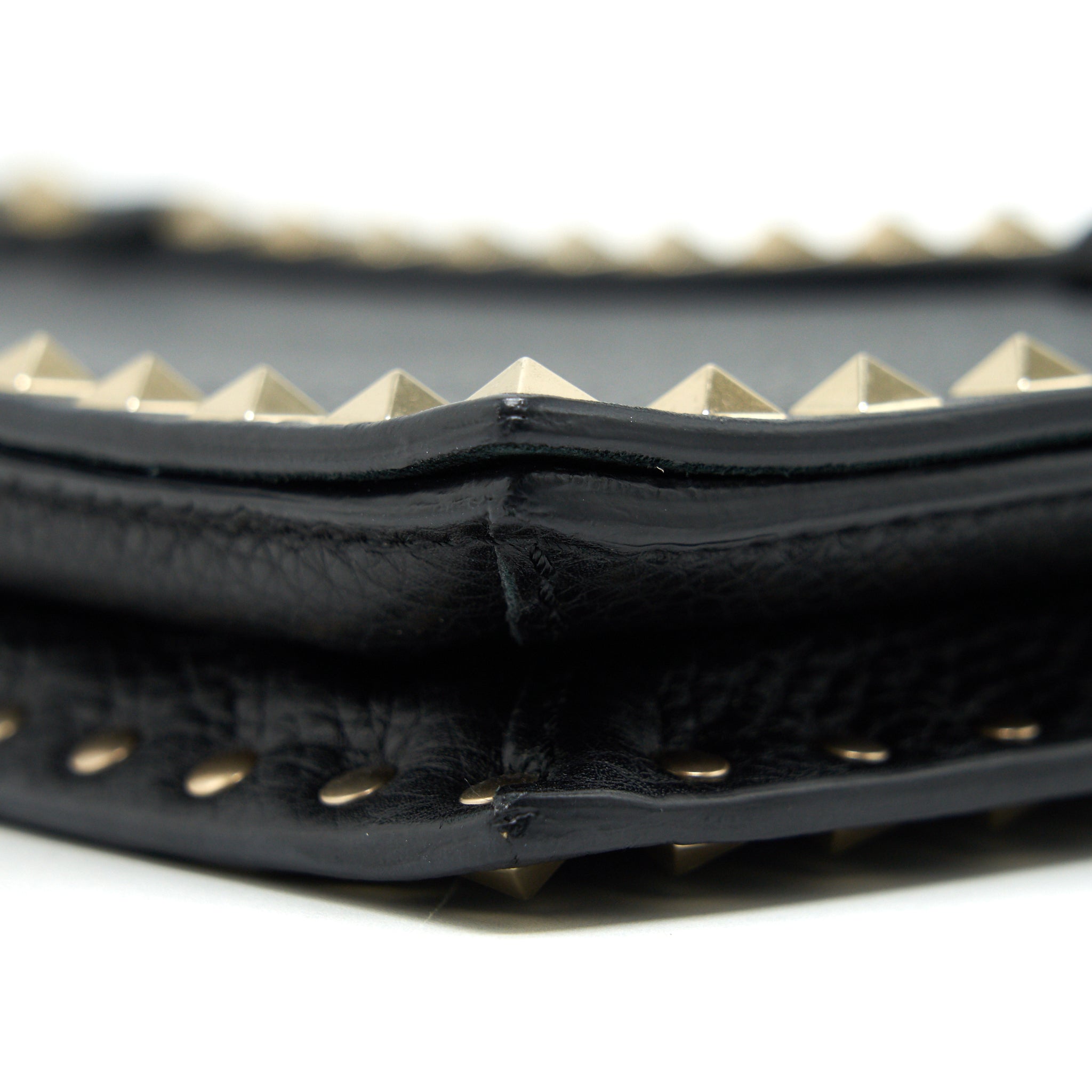 VALENTINO GARAVANI ROCKSTUD LEATHER CLUTCH BLACK