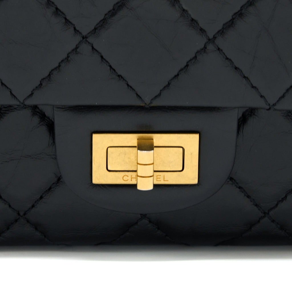 CHANEL 2.55 REISSUE 226 AGED CALFSKIN BLACK BRUSHED GHW (MICROCHIP)