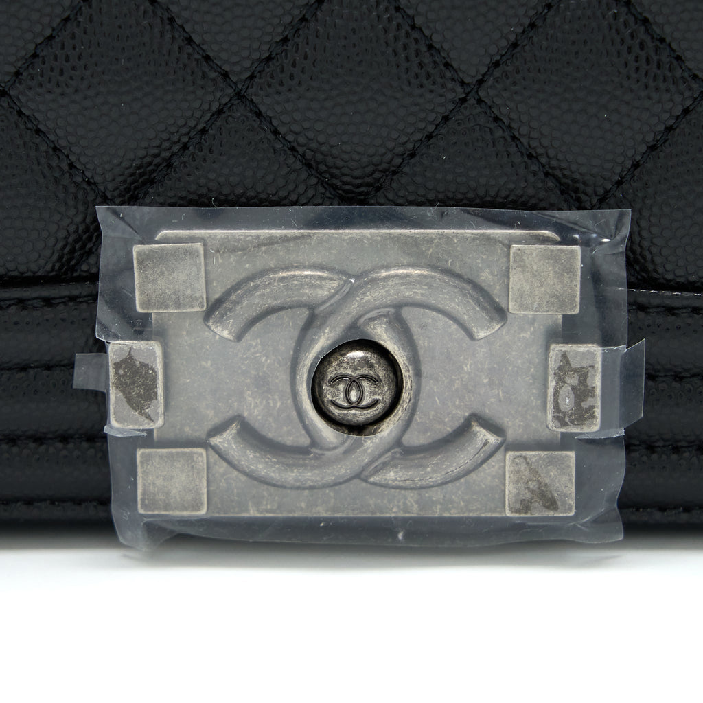 CHANEL SMALL BOY BAG CAVIAR BLACK RUTHENIUM SHW (MICROCHIP)