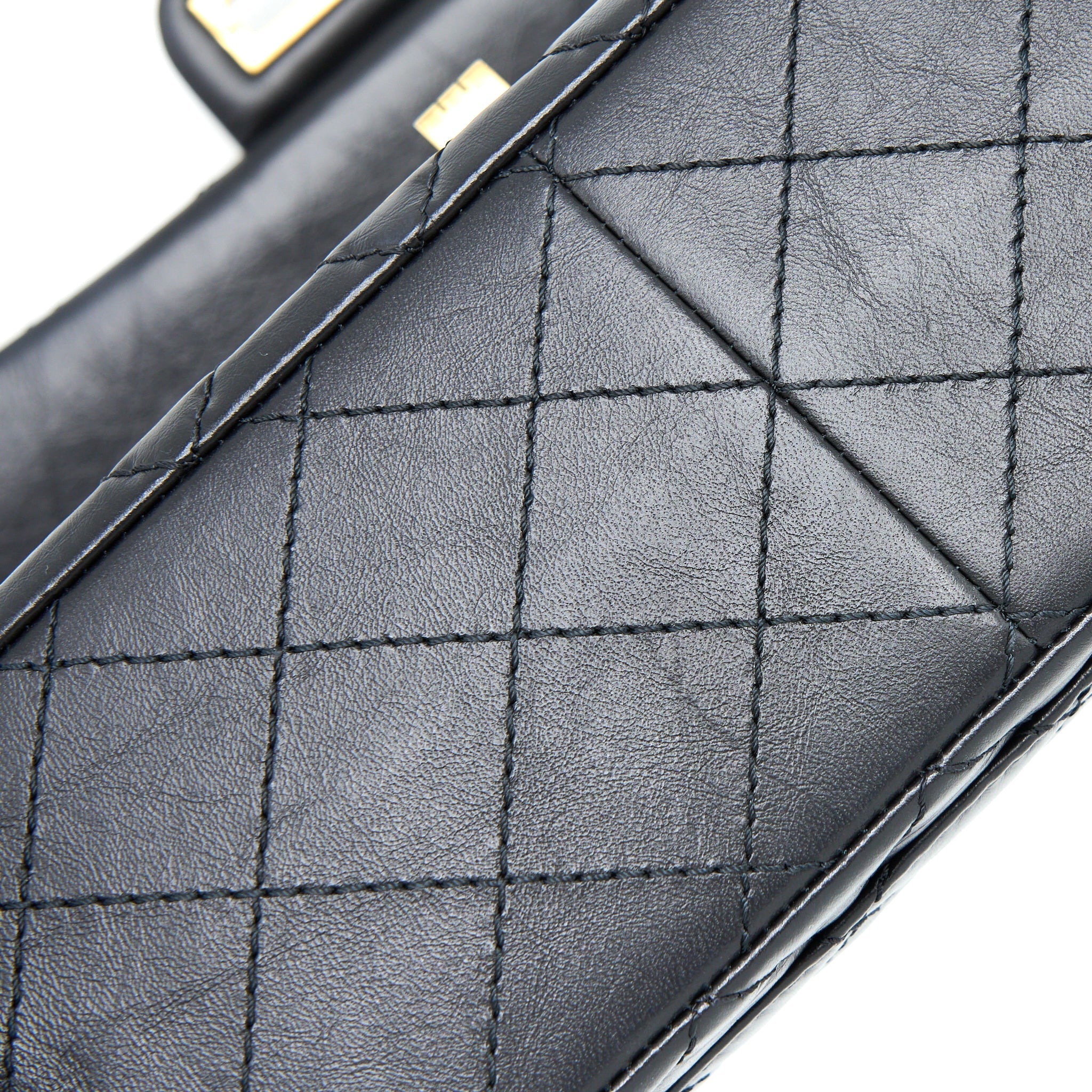 CHANEL 2.55 REISSUE 226 AGED CALFSKIN BLACK BRUSHED GHW (MICROCHIP)
