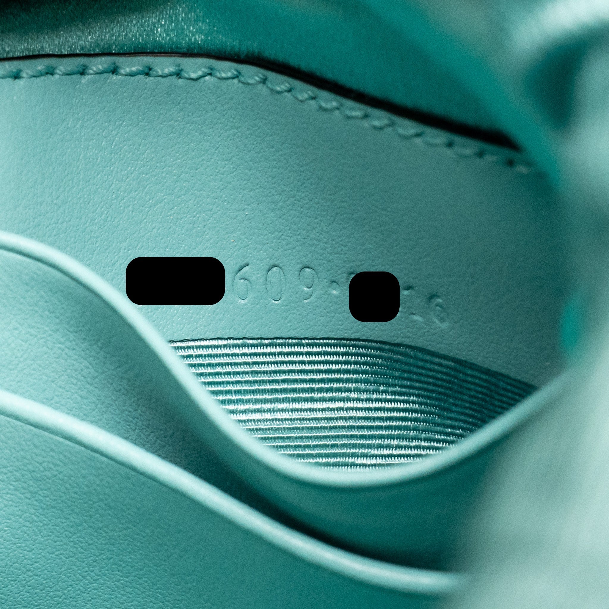 GUCCI GG MARMONT SILK BUCKET CRYSTAL CHAIN BAG FABRIC/ CRYSTAL LIGHT BLUE SHW
