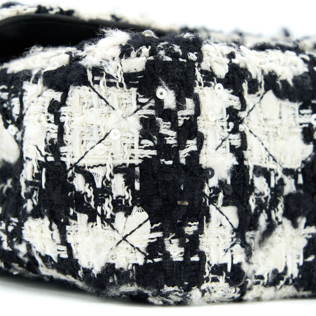 CHANEL CLASSIC DOUBLE FLAP BAG TWEED BLACK/WHITE SHW