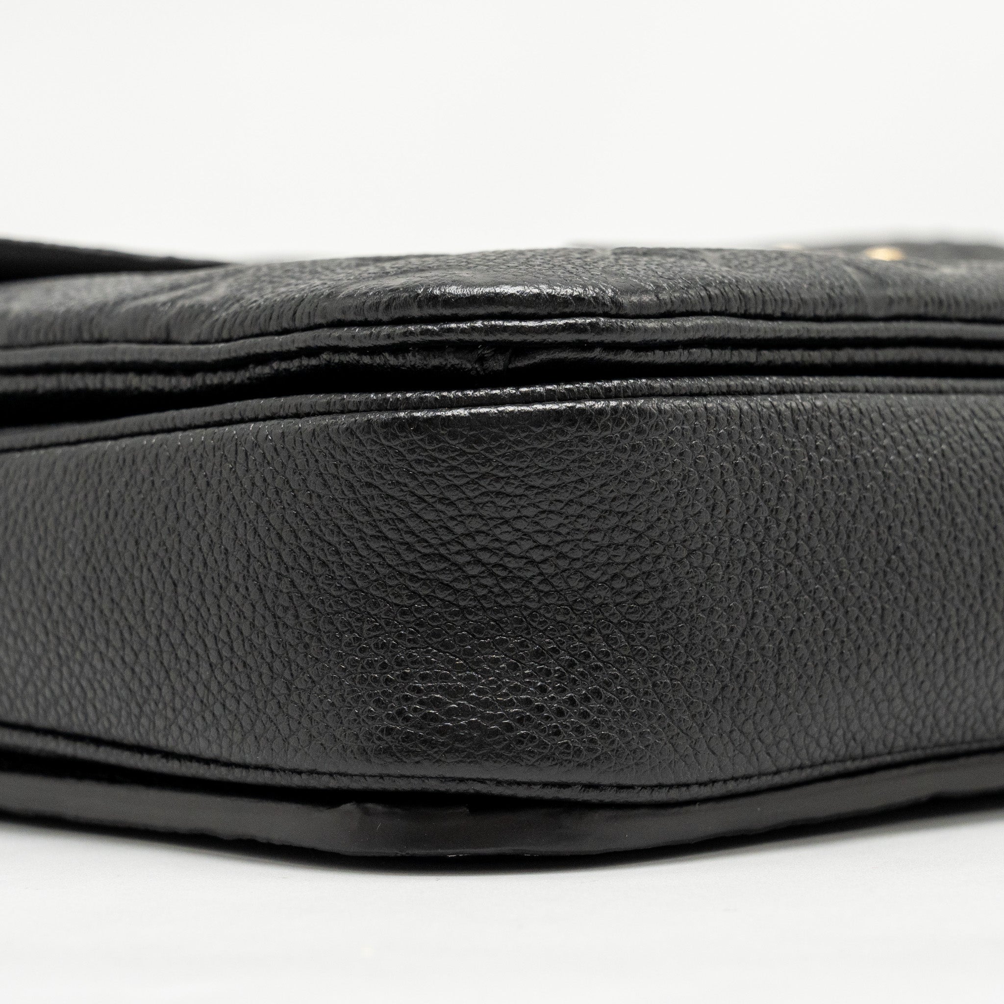LOUIS VUITTON POCHETTE METIS MONOGRAM EMPREINTE BLACK GHW