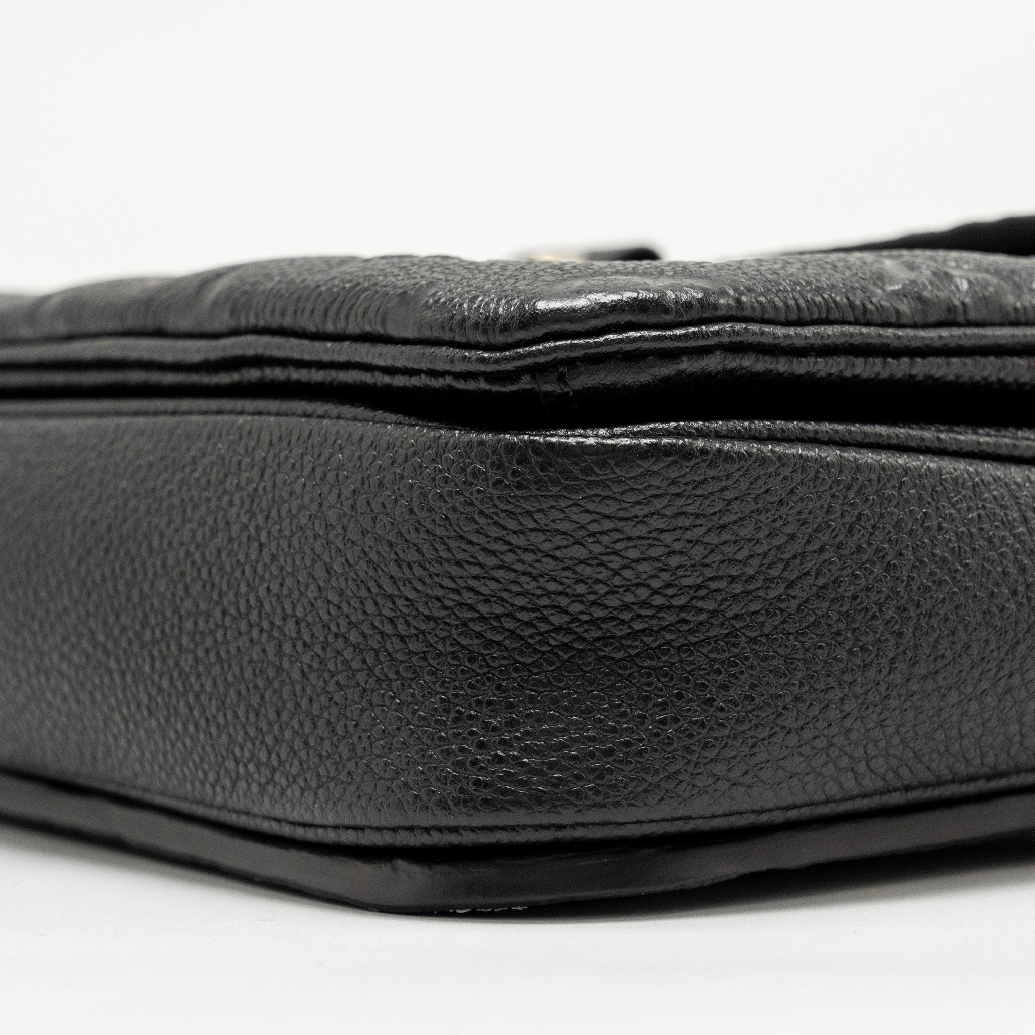 LOUIS VUITTON POCHETTE METIS MONOGRAM EMPREINTE BLACK GHW