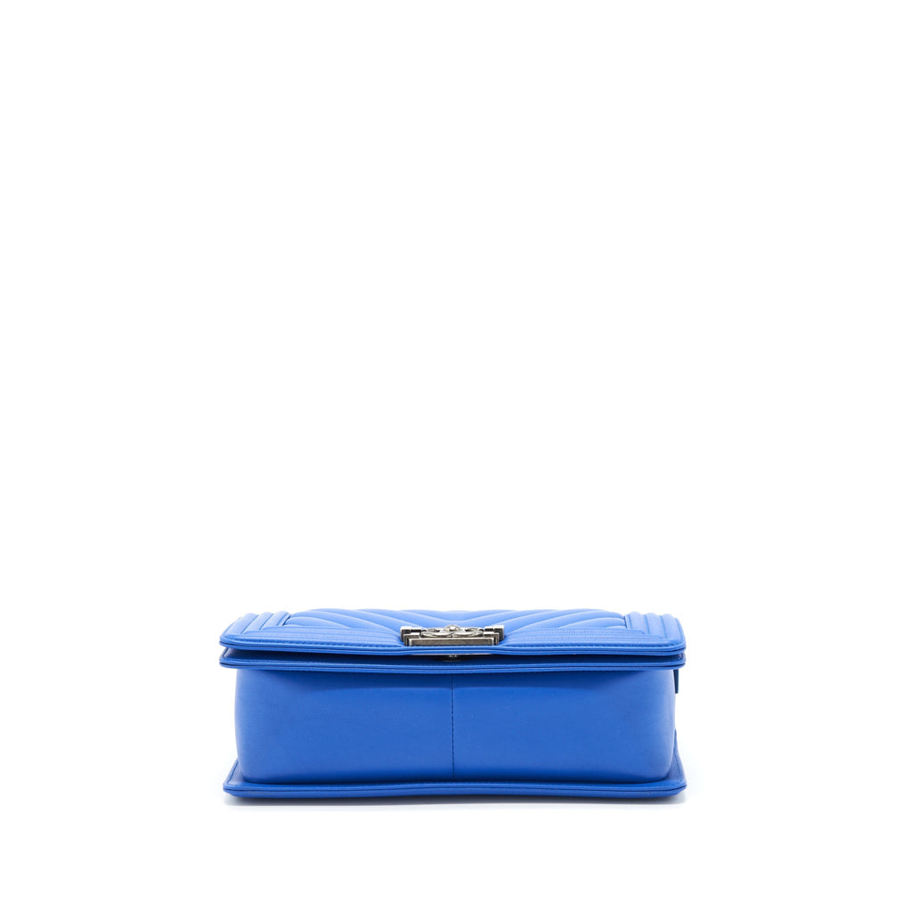 CHANEL MEDIUM CHEVRON BOY BAG LAMBSKIN BLUE RUTHENIUM HARDWARE