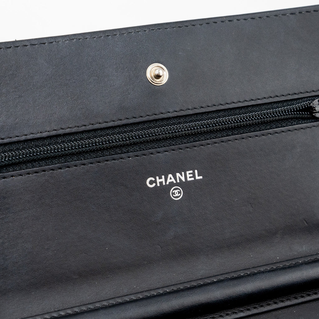 CHANEL 2.55 REISSUE LUCKY CHARMS WALLET ON CHAIN AGED CALFSKIN BLACK RUTHENIUM HARDWARE