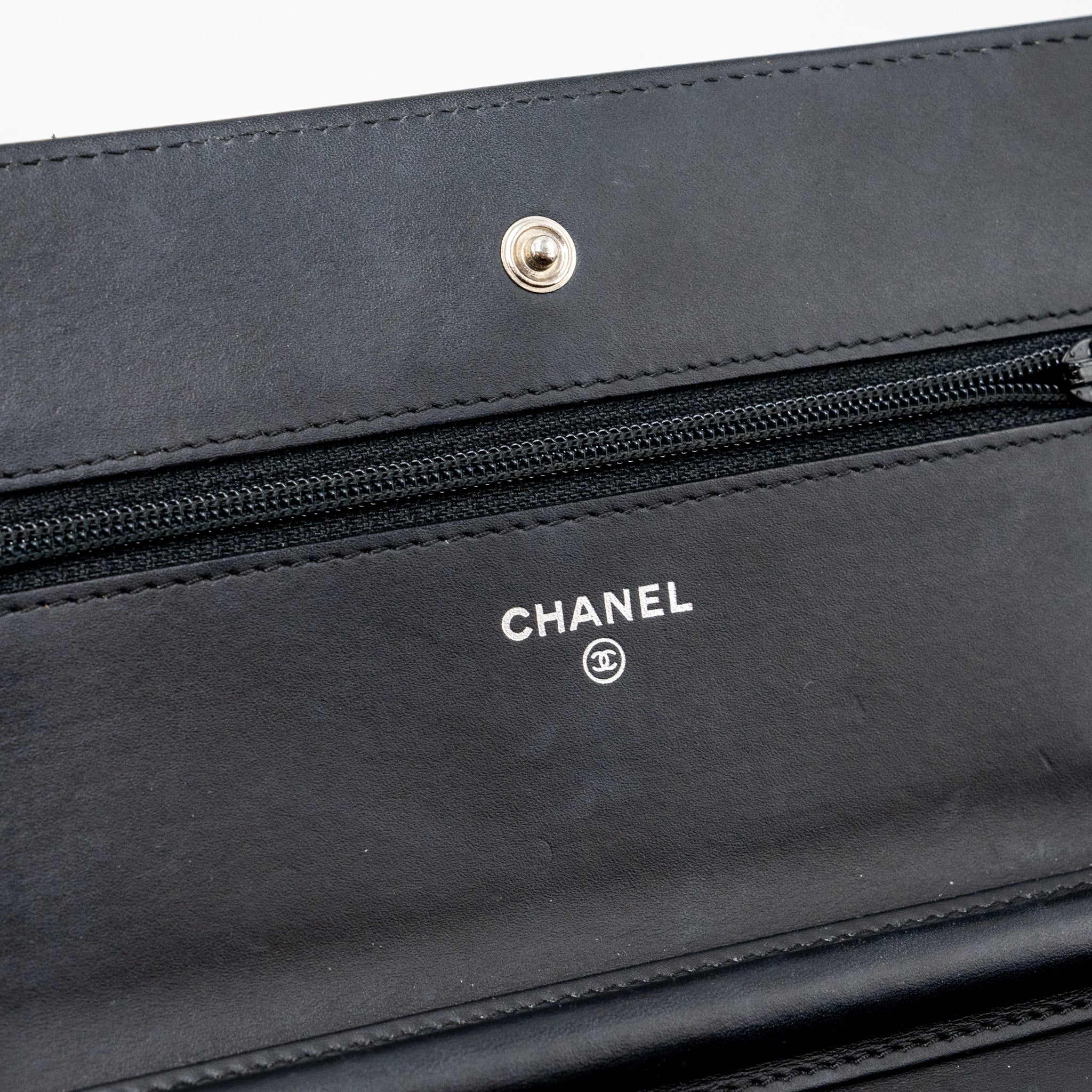 CHANEL 2.55 REISSUE LUCKY CHARMS WALLET ON CHAIN AGED CALFSKIN BLACK RUTHENIUM HARDWARE