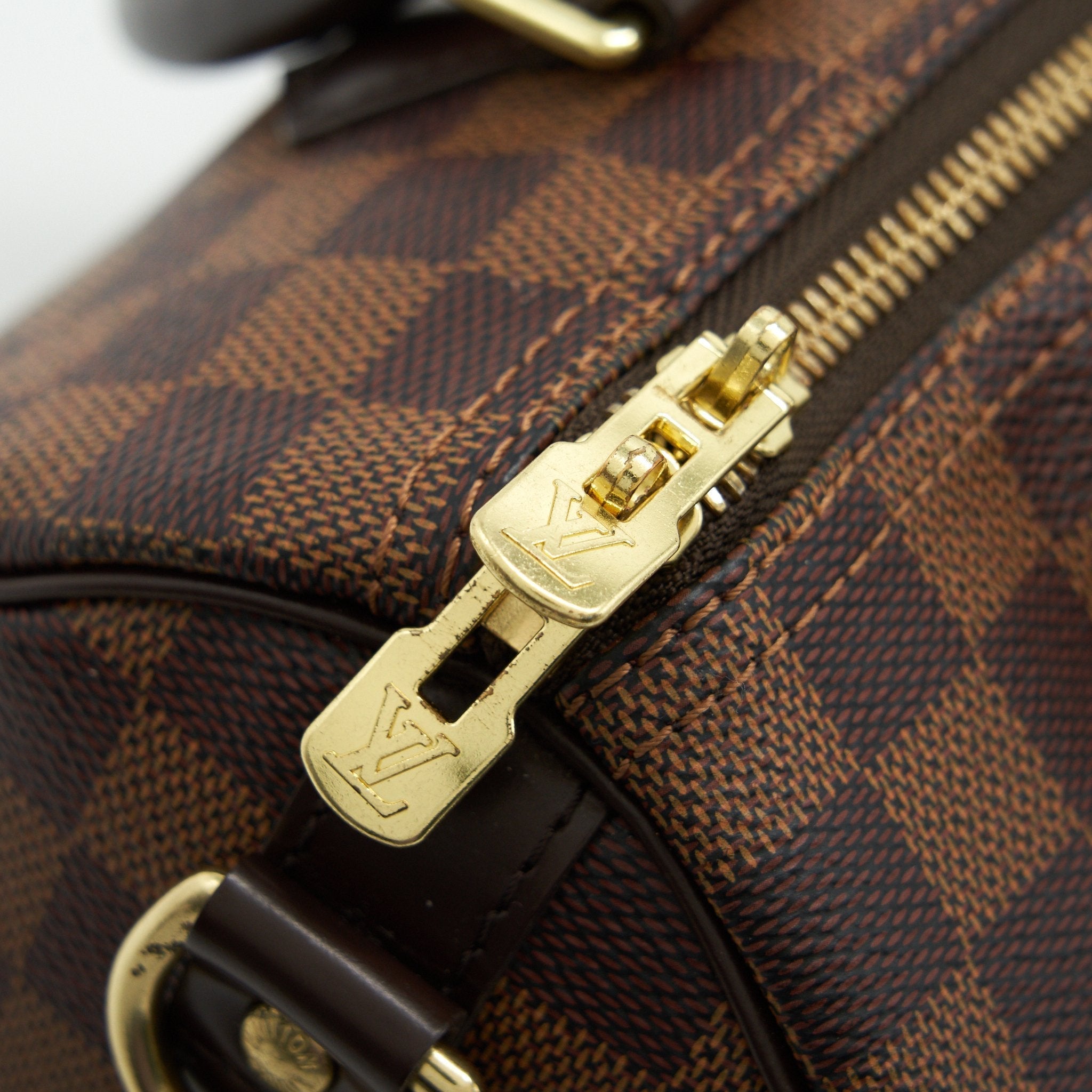 LOUIS VUITTON SPEEDY 25 DAMIER EBENE WITH STRAP