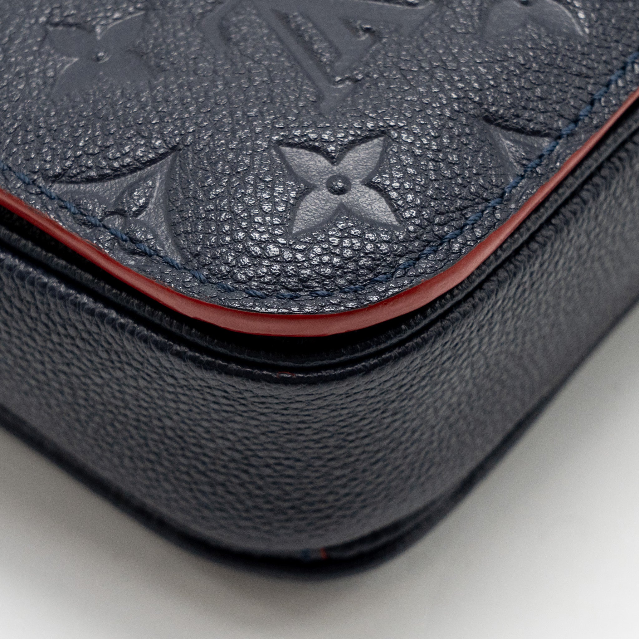 LOUIS VUITTON POCHETTE METIS MONOGRAM EMPREINTE MARINE/ROUGE GHW