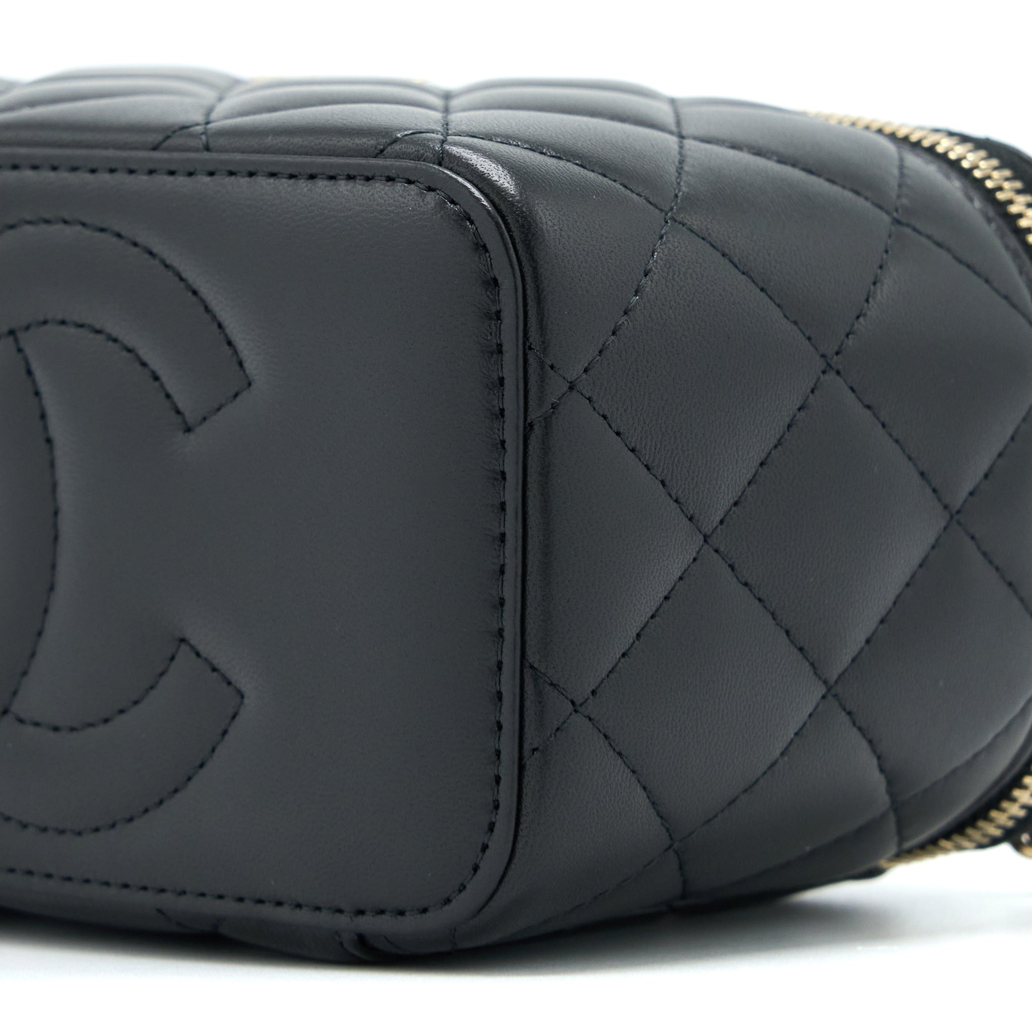 CHANEL 22A TOP HANDLE LONG VANITY WITH CHAIN LAMBSKIN BLACK LGHW