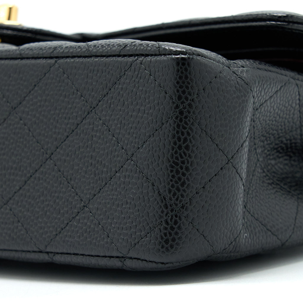CHANEL MEDIUM CLASSIC DOUBLE FLAP BAG CAVIAR BLACK GHW