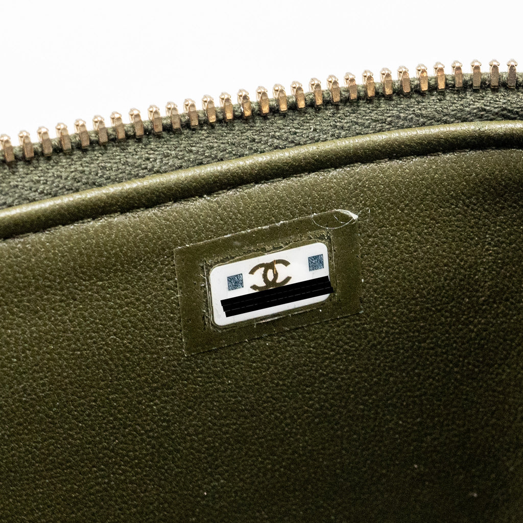 CHANEL DETAIL TOP HANDLE LONG VANITY WITH CHAIN LAMBSKIN DARK GREEN GHW (MICROCHIP)