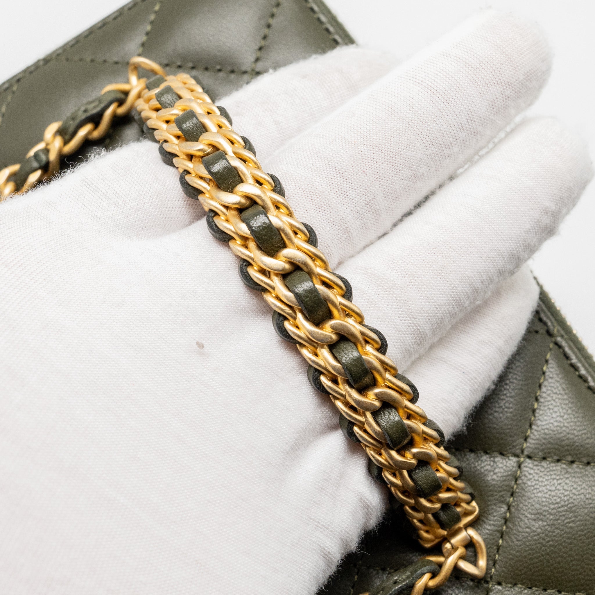 CHANEL DETAIL TOP HANDLE LONG VANITY WITH CHAIN LAMBSKIN DARK GREEN GHW (MICROCHIP)