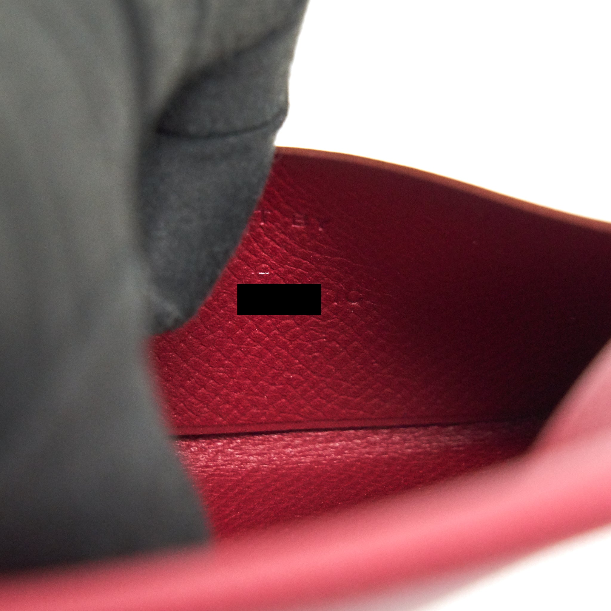HERMES CALVI CARD HOLDER IN ROUGE GRENAT