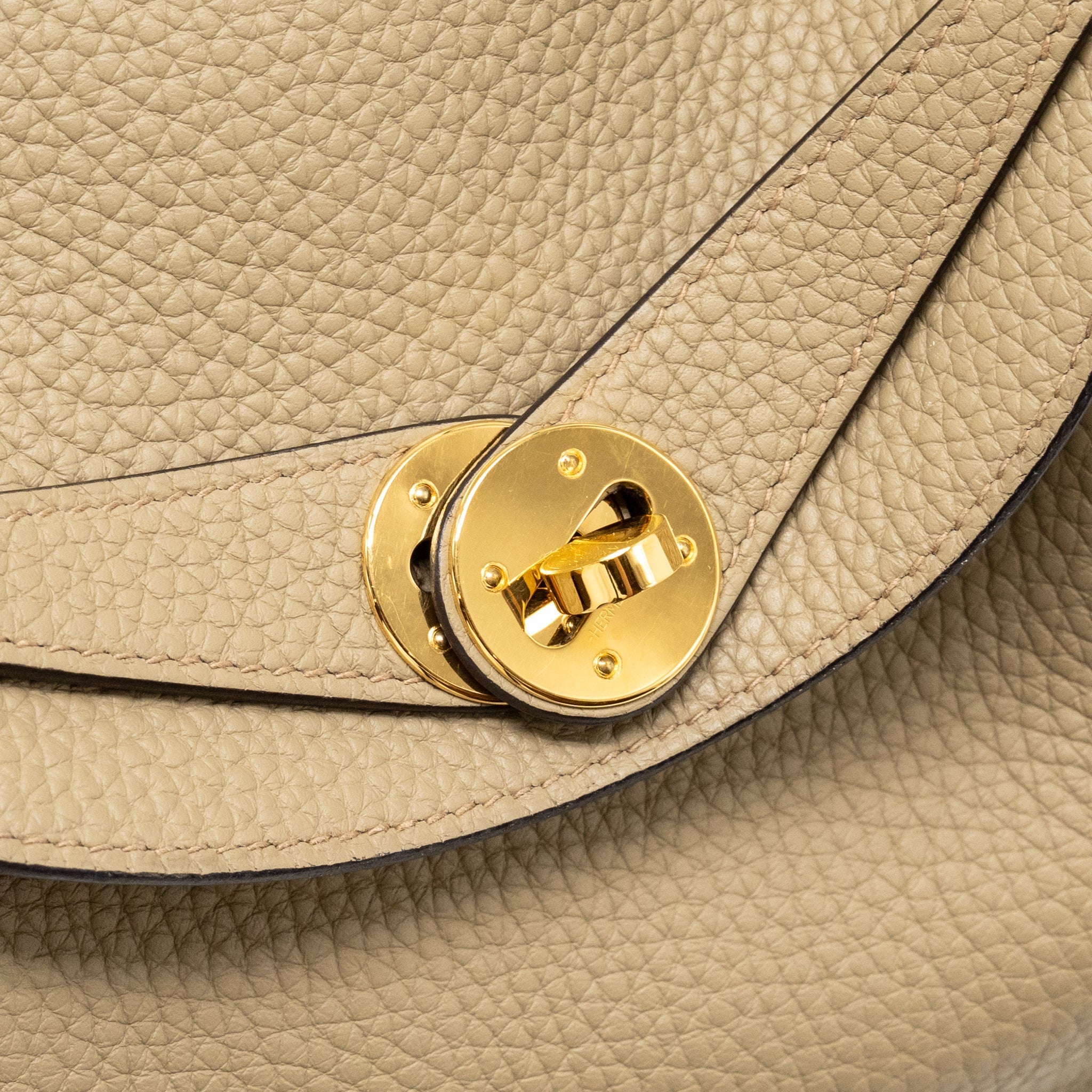 HERMES LINDY 26 CLEMENCE BEIGE MARFA GHW