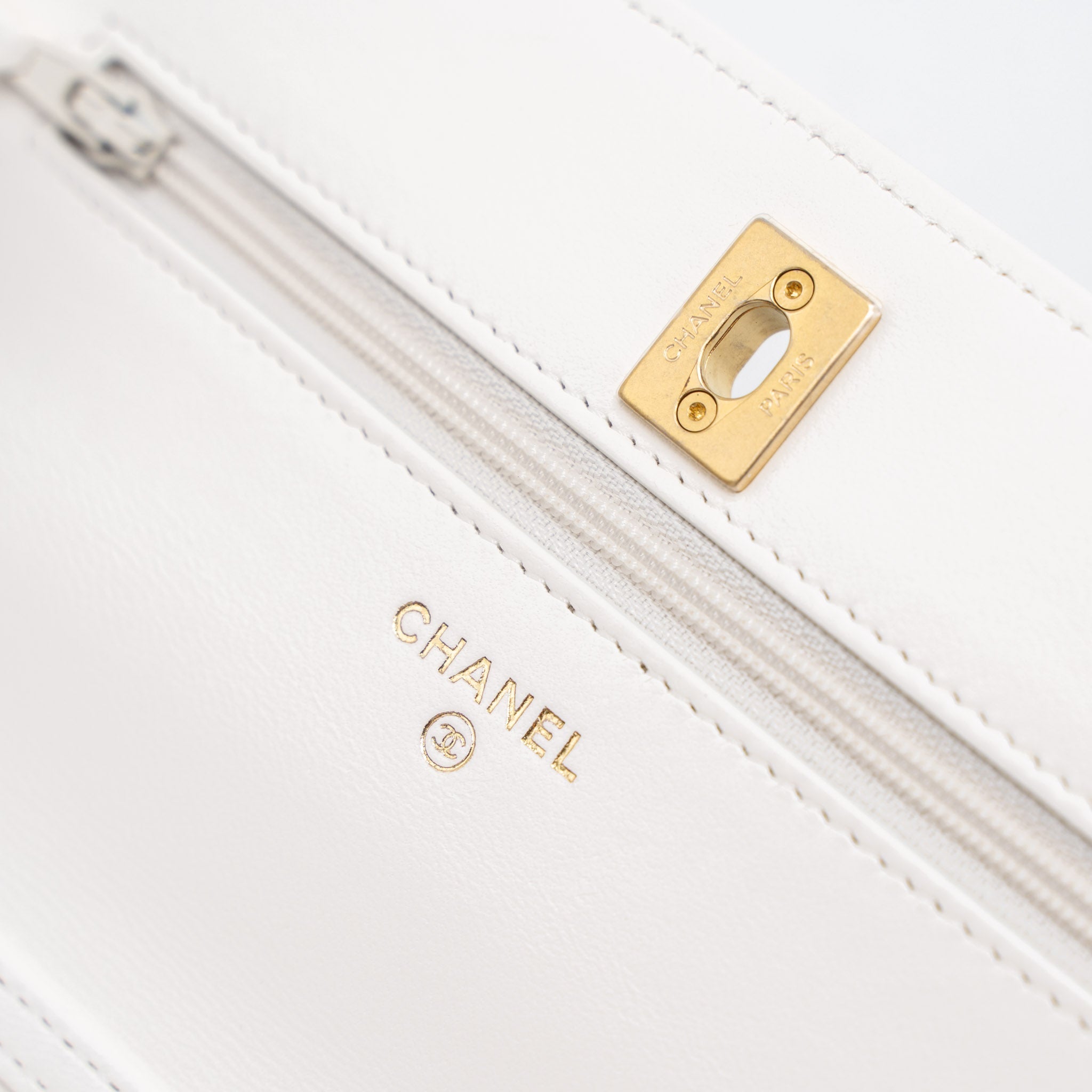 CHANEL PEARL CRUSH WALLET ON CHAIN LAMBSKIN WHITE BRUSHED GHW (MICROCHIP)