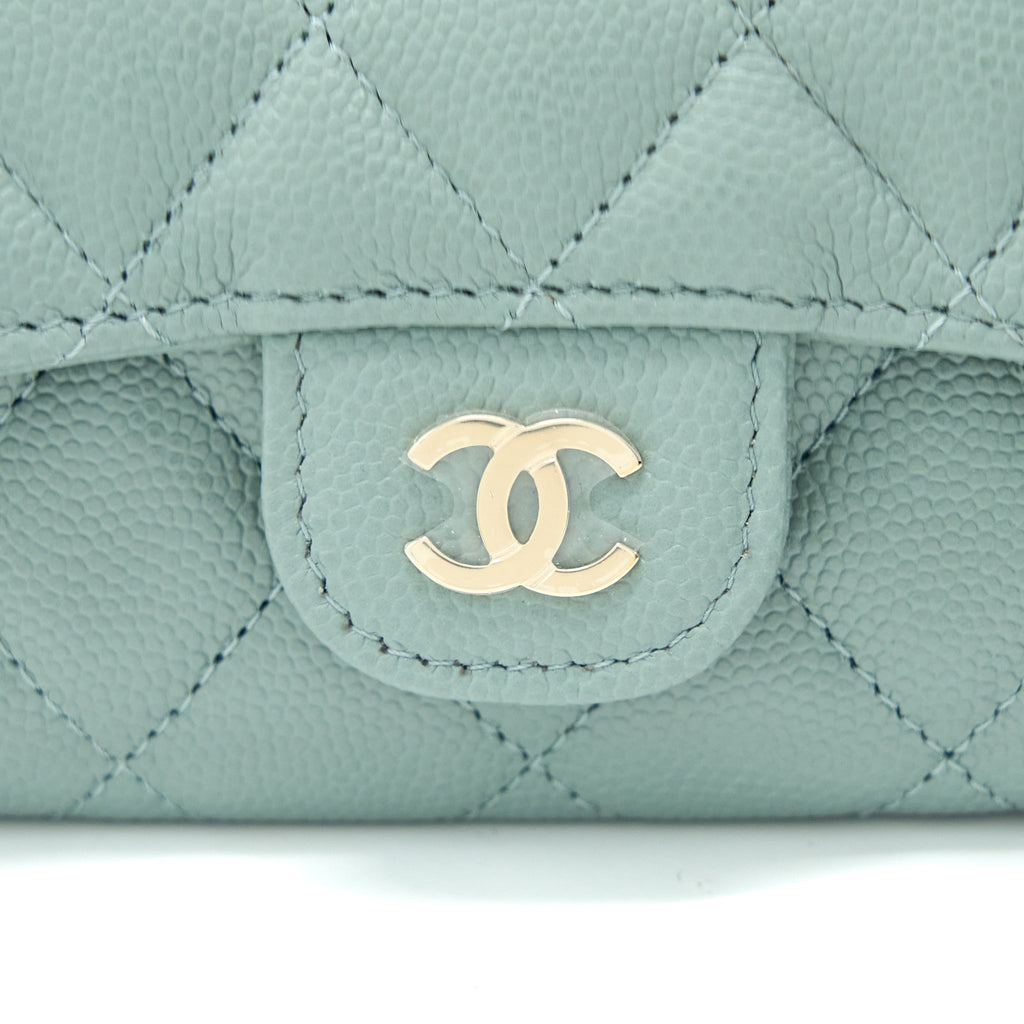 CHANEL 23C CLASSIC FLAP CARD HOLDER CAVIAR LIGHT GREY LGHW