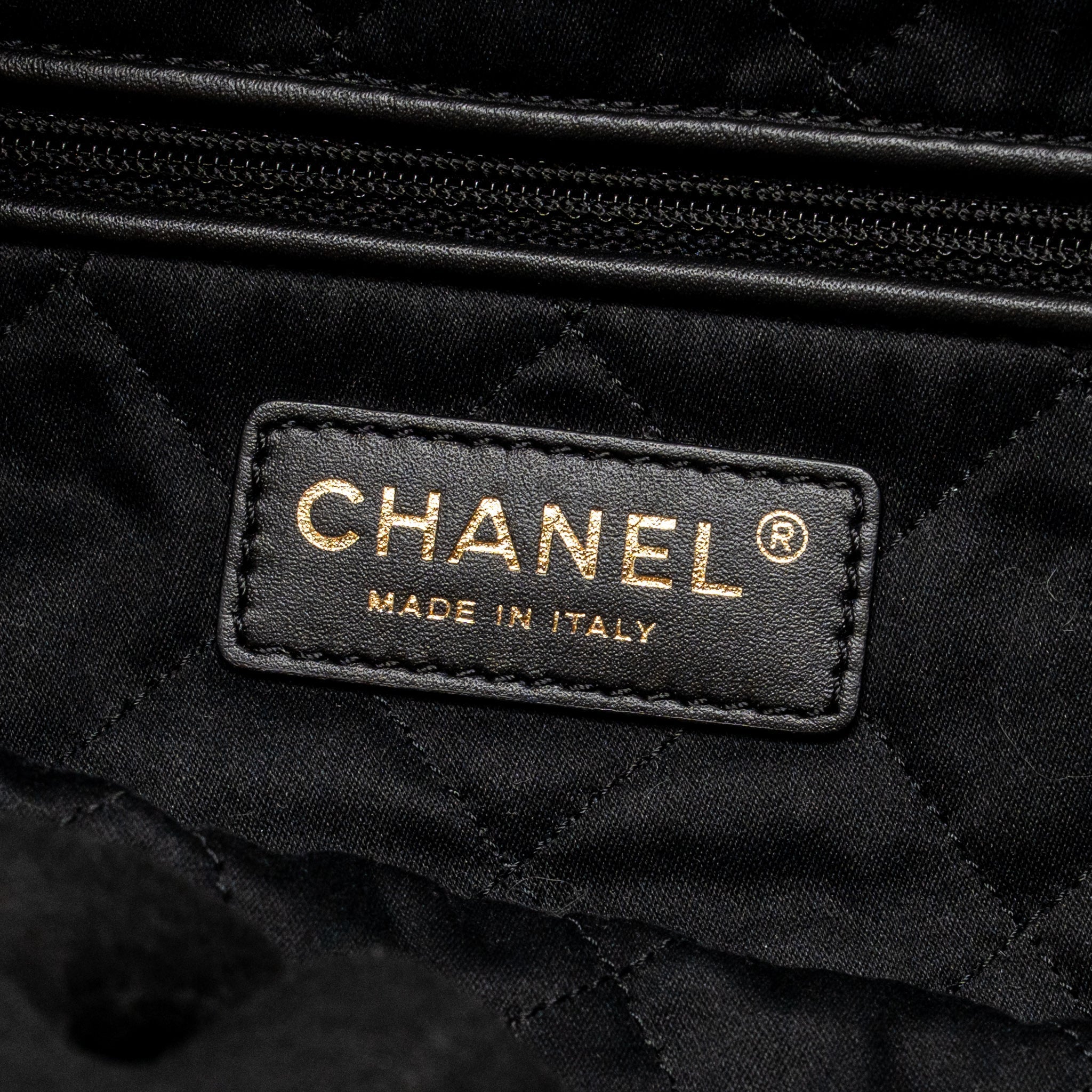 CHANEL SMALL 22 BAG SHINY CALFSKIN BLACK GHW (MICROCHIP)