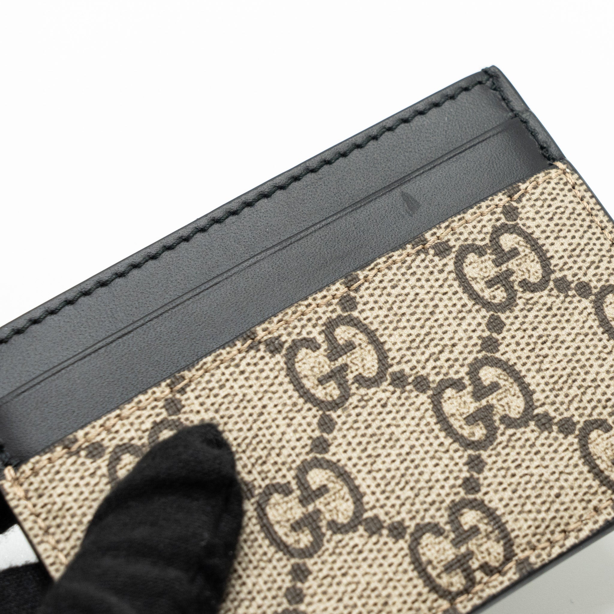 GUCCI TIGER PRINT GG SUPREME CARD HOLDER