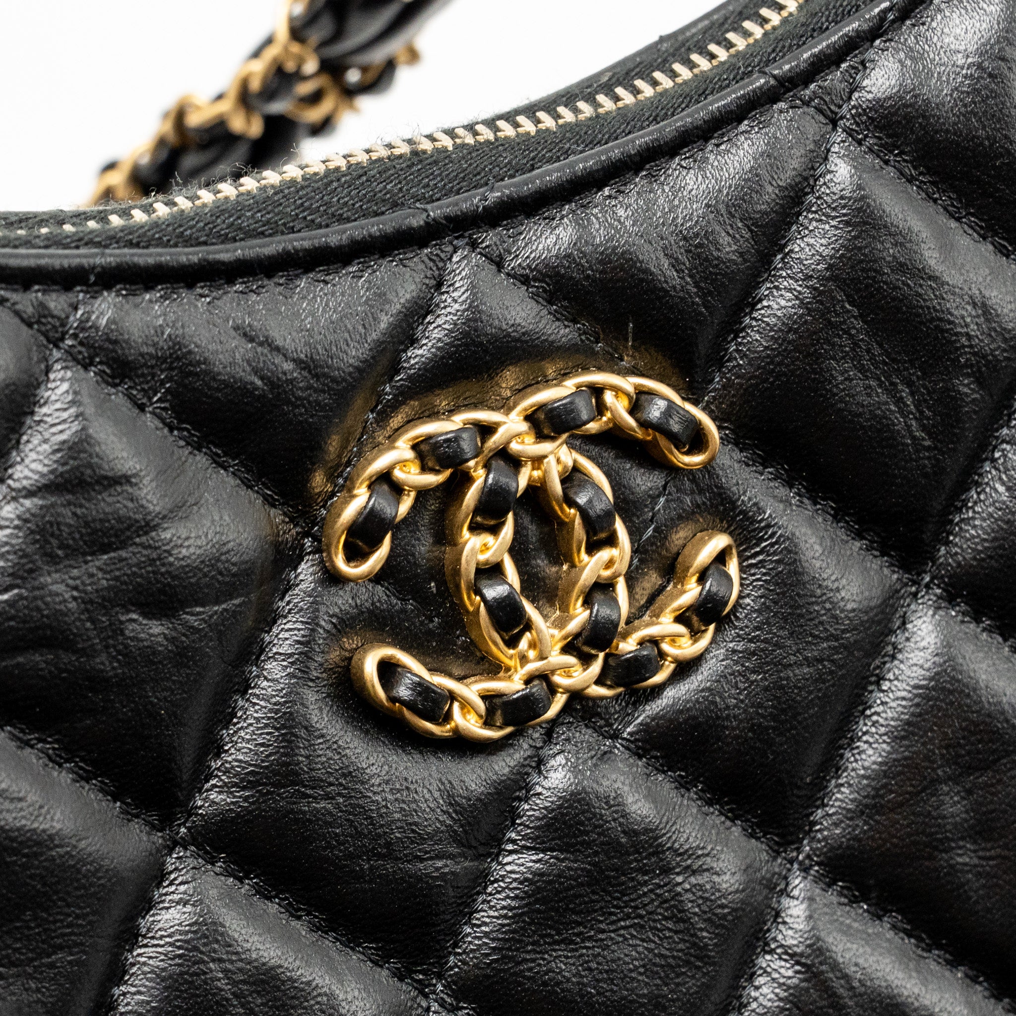 CHANEL 23K SMALL 19 HOBO SHOULDER BAG CALFSKIN BLACK GHW (MICROCHIP)