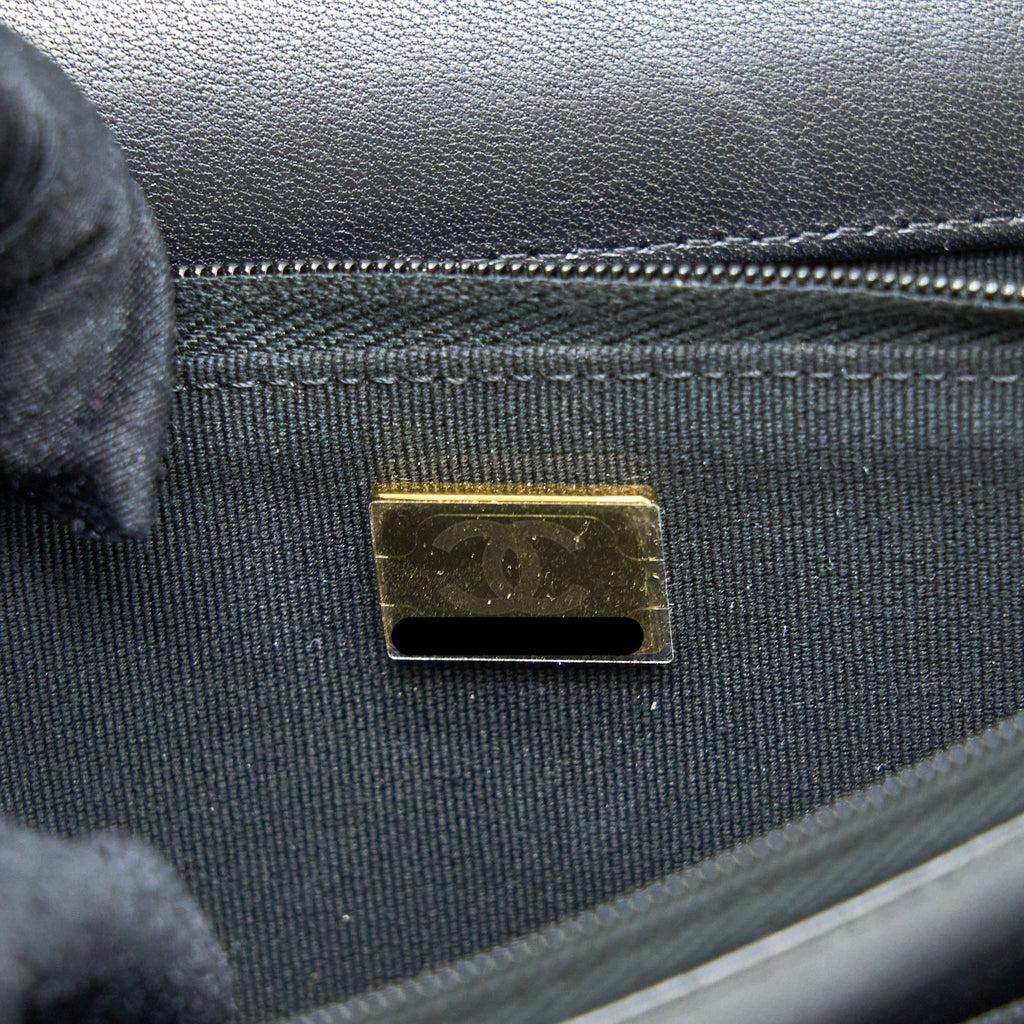 CHANEL RIBBON WALLET ON CHAIN LAMBSKIN BLACK LGHW (MICROCHIP)