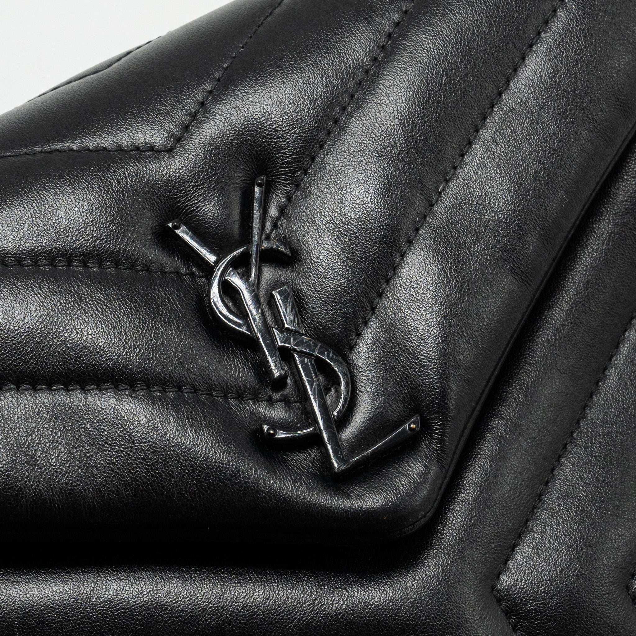 SAINT LAURENT/YSL SMALL LOULOU BAG CALFSKIN SO BLACK