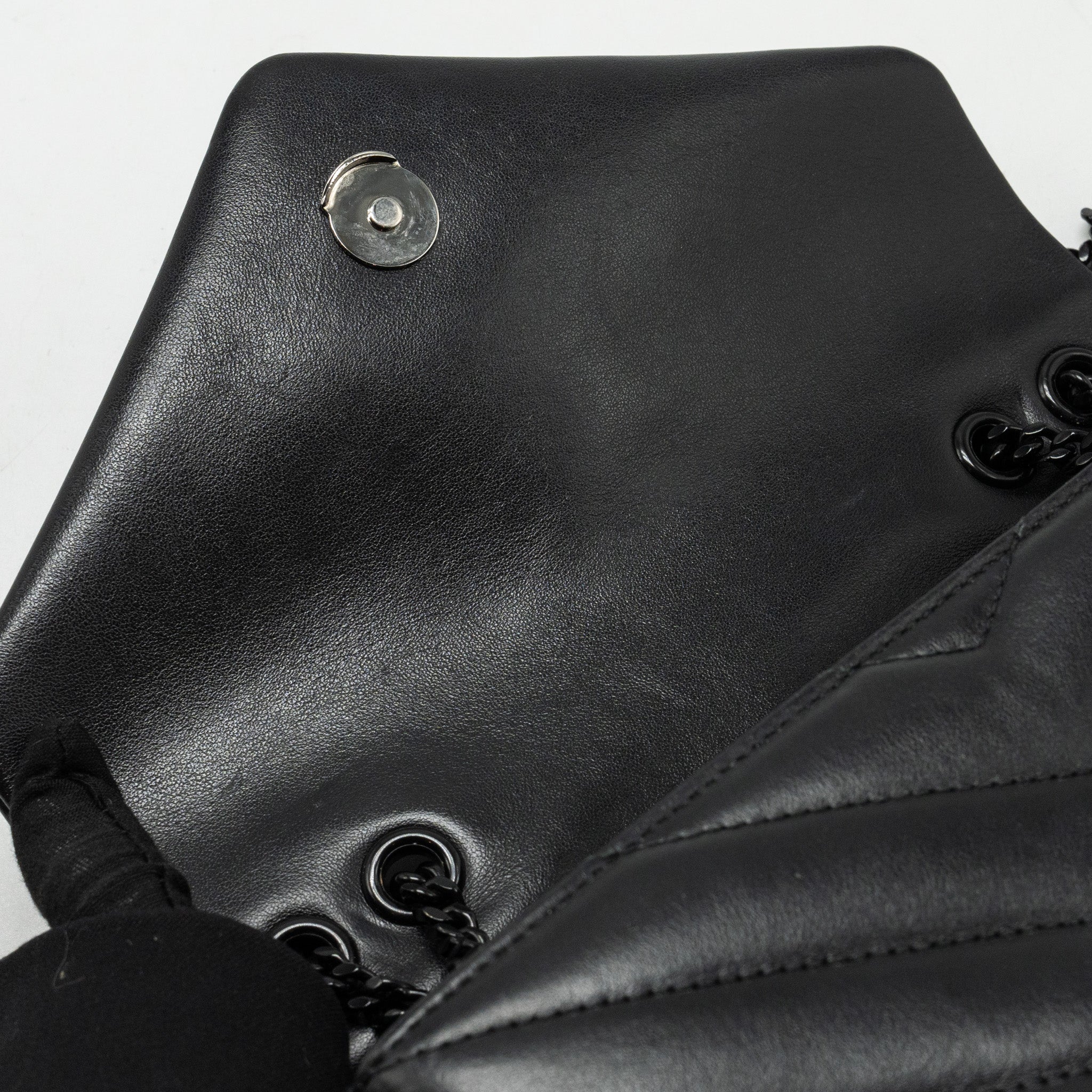 SAINT LAURENT/YSL SMALL LOULOU BAG CALFSKIN SO BLACK