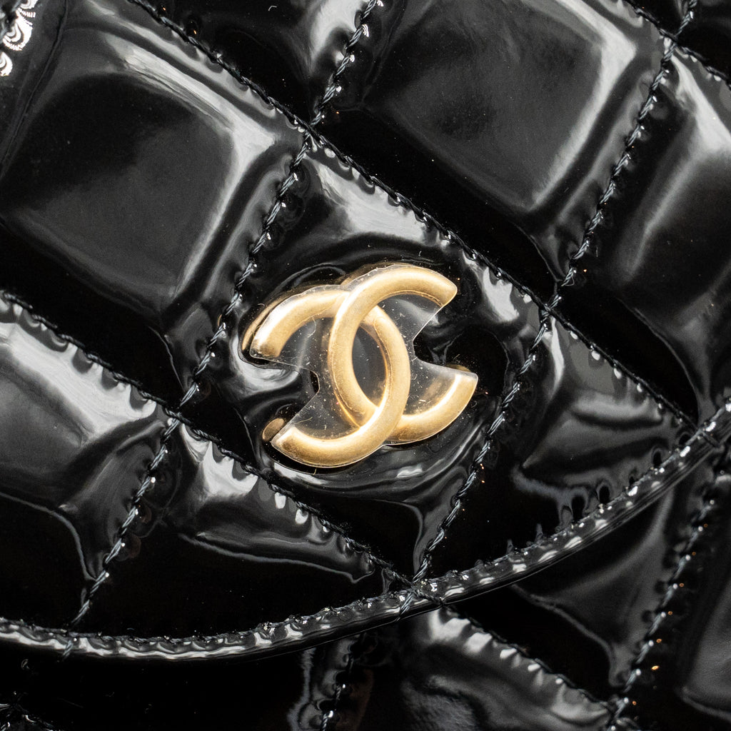 CHANEL ROUND CLUTCH PATENT LEATHER BLACK GHW (MICROCHIP)